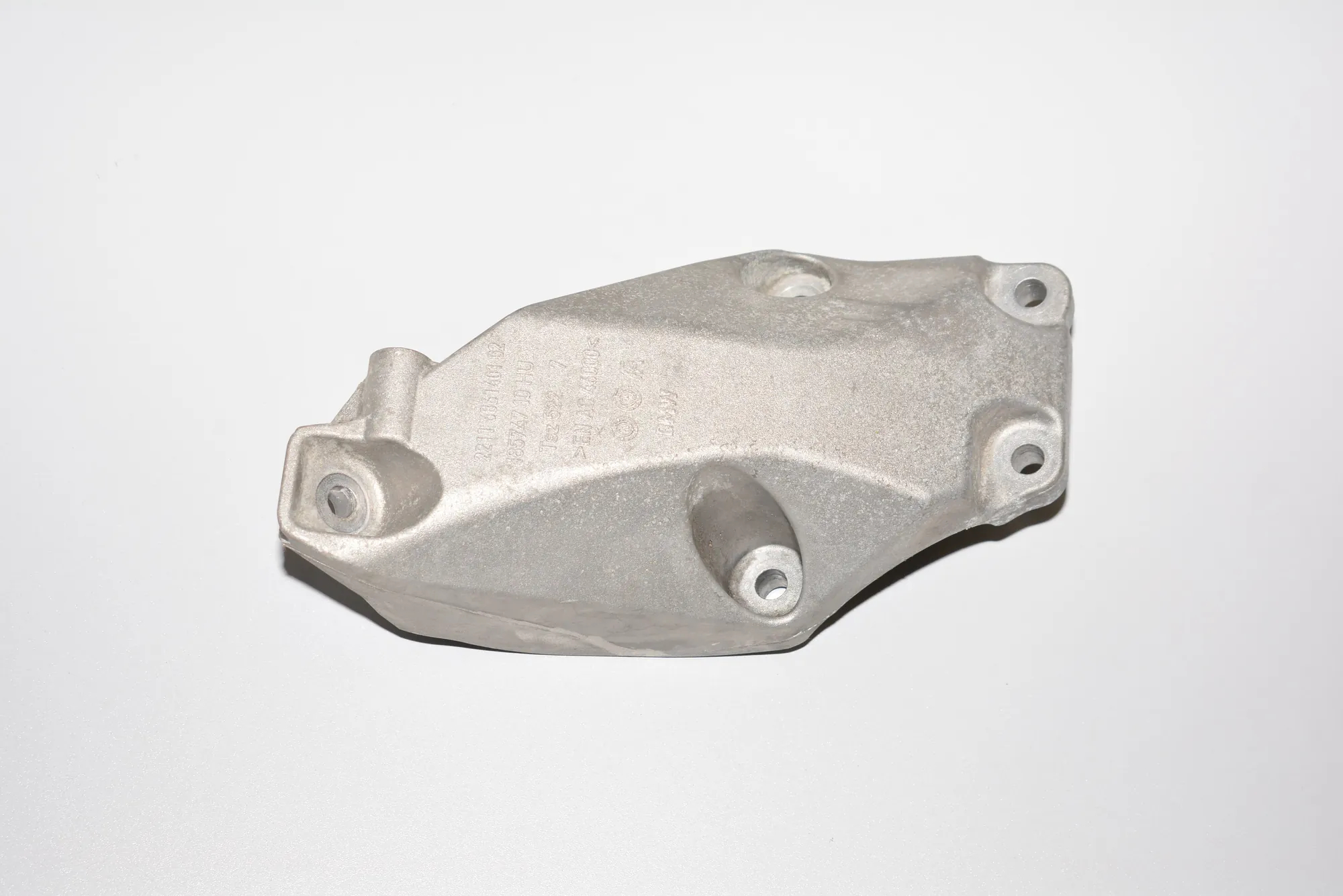 Left Side Engine Bracket – OEM 6861401 · BMW 4 Gran Coupe (F36) 420 d xDrive 2019