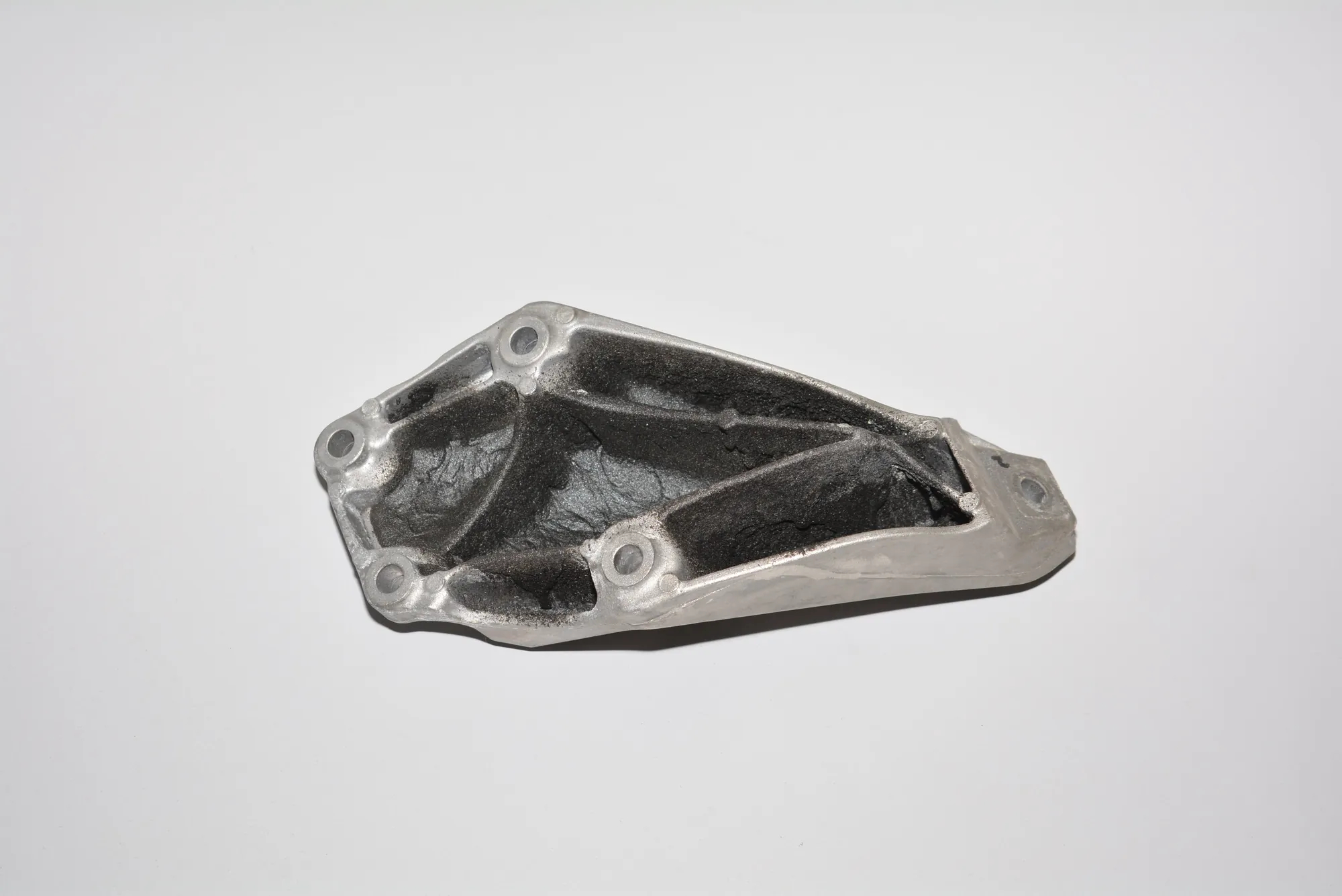 Left Side Engine Bracket – OEM 6861401 · BMW 4 Gran Coupe (F36) 420 d xDrive 2019 – 3