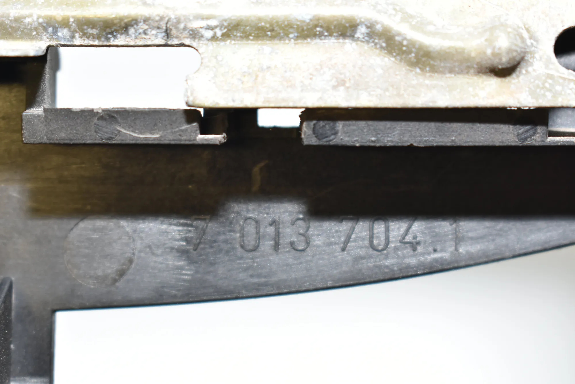 Rear Right Door Interior Handle Frame – OEM 7013704 · BMW 7 (E65, E66, E67) 745 d 2005 – 4
