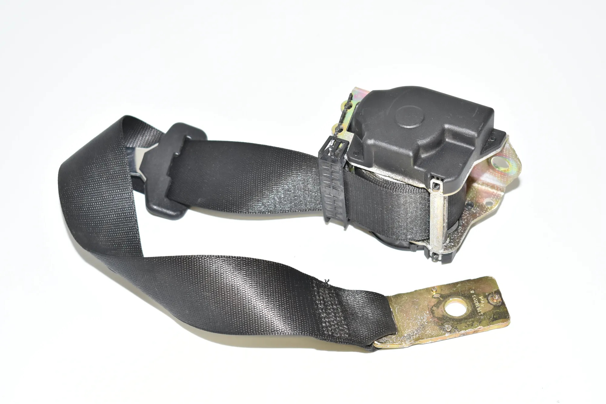 Rear Middle Seatbelt – OEM 7006897 · BMW 7 (E65, E66, E67) 745 d 2005 – 2