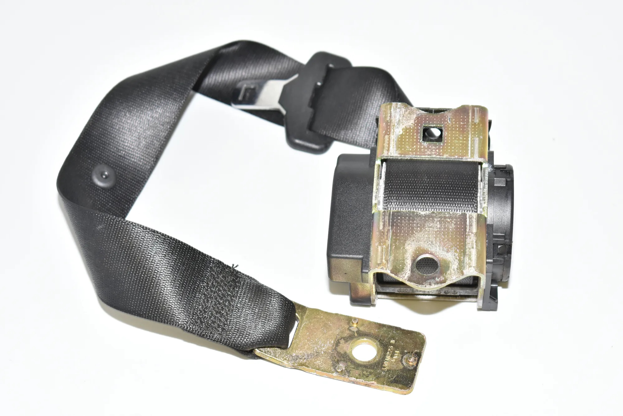 Rear Middle Seatbelt – OEM 7006897 · BMW 7 (E65, E66, E67) 745 d 2005 – 3