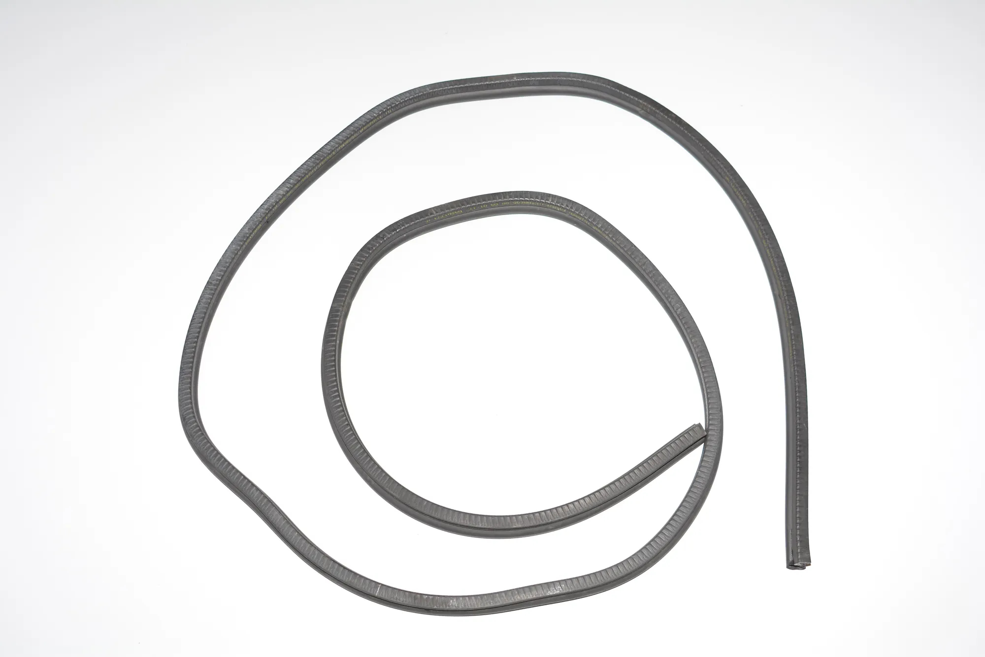 Engine Rubber Seal – OEM 7019966 · BMW 7 (E65, E66, E67) 745 d 2005