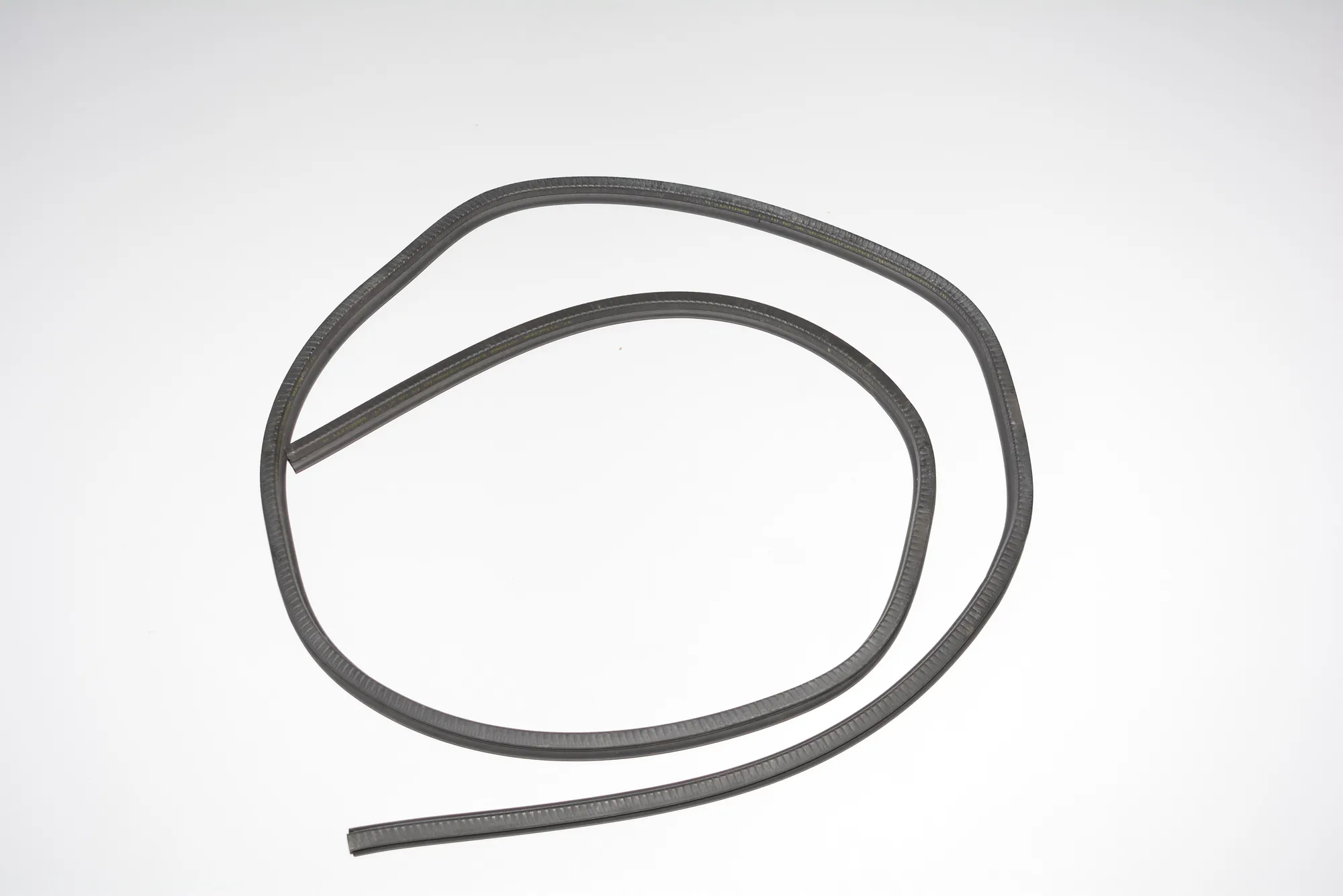 Engine Rubber Seal – OEM 7019966 · BMW 7 (E65, E66, E67) 745 d 2005 – 2
