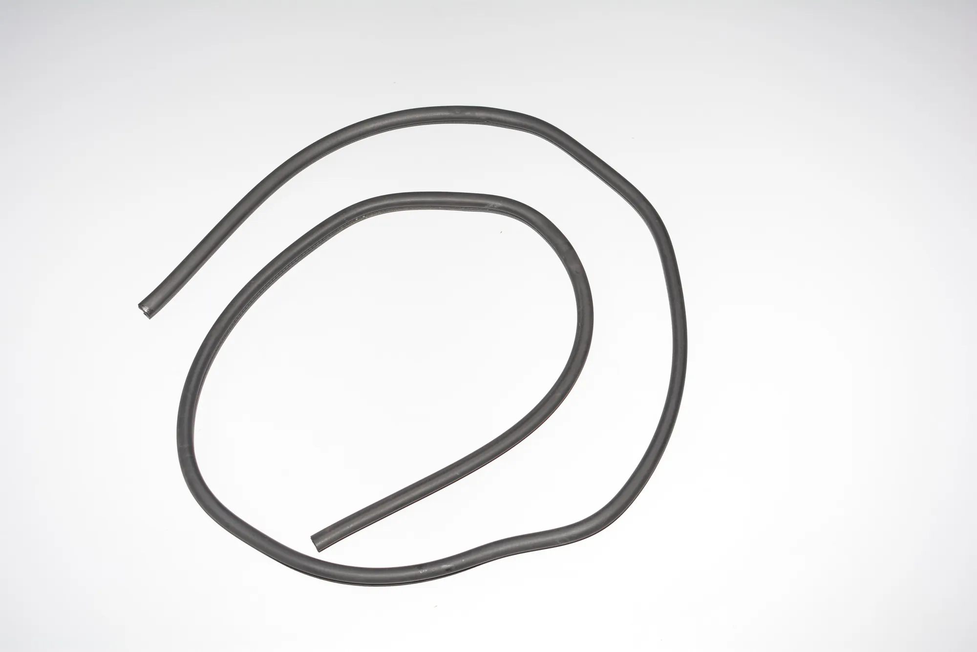 Engine Rubber Seal – OEM 7019966 · BMW 7 (E65, E66, E67) 745 d 2005 – 3