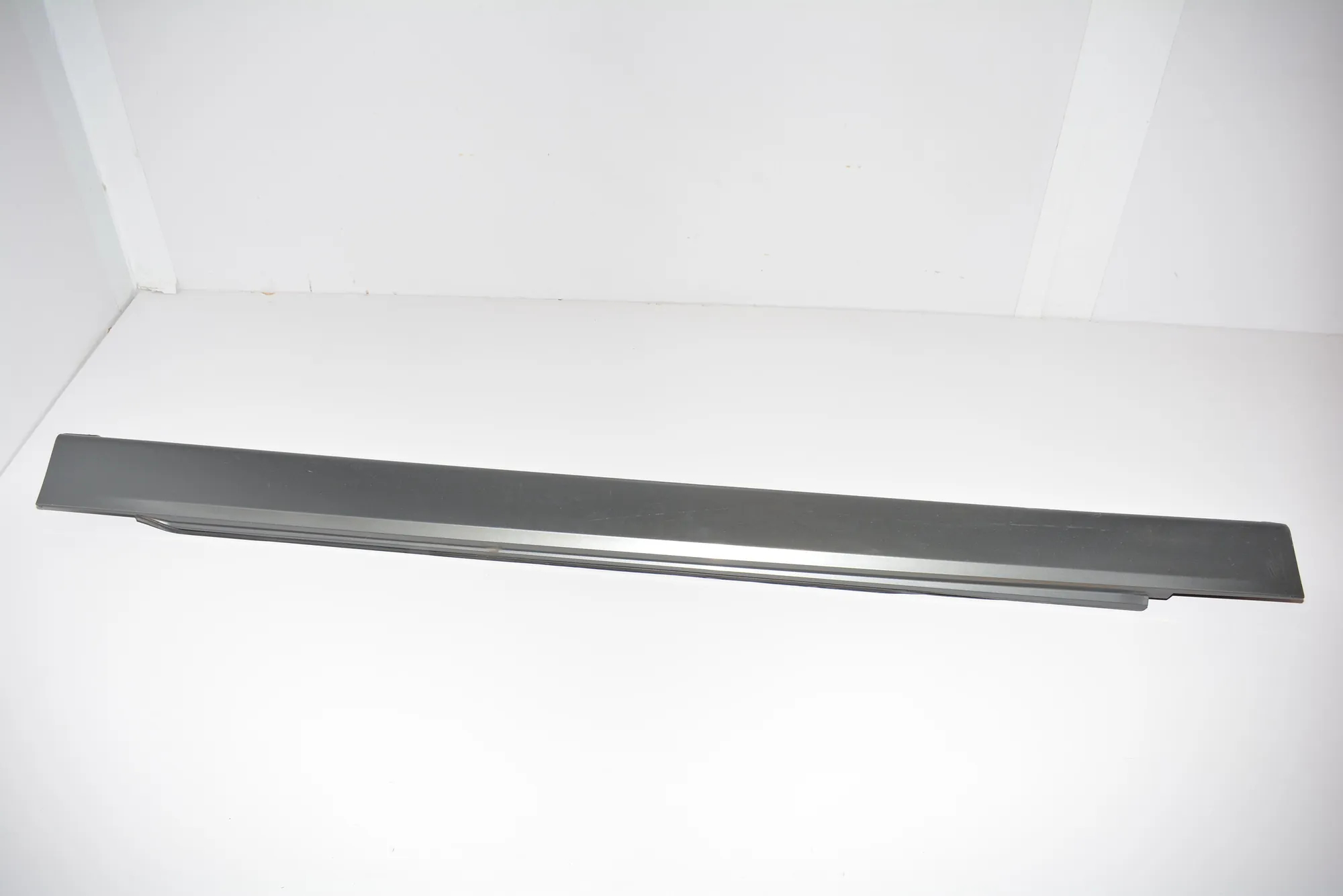 Left Side Plastic Sideskirt Cover – OEM 7145433 · BMW 7 (E65, E66, E67) 745 d 2005
