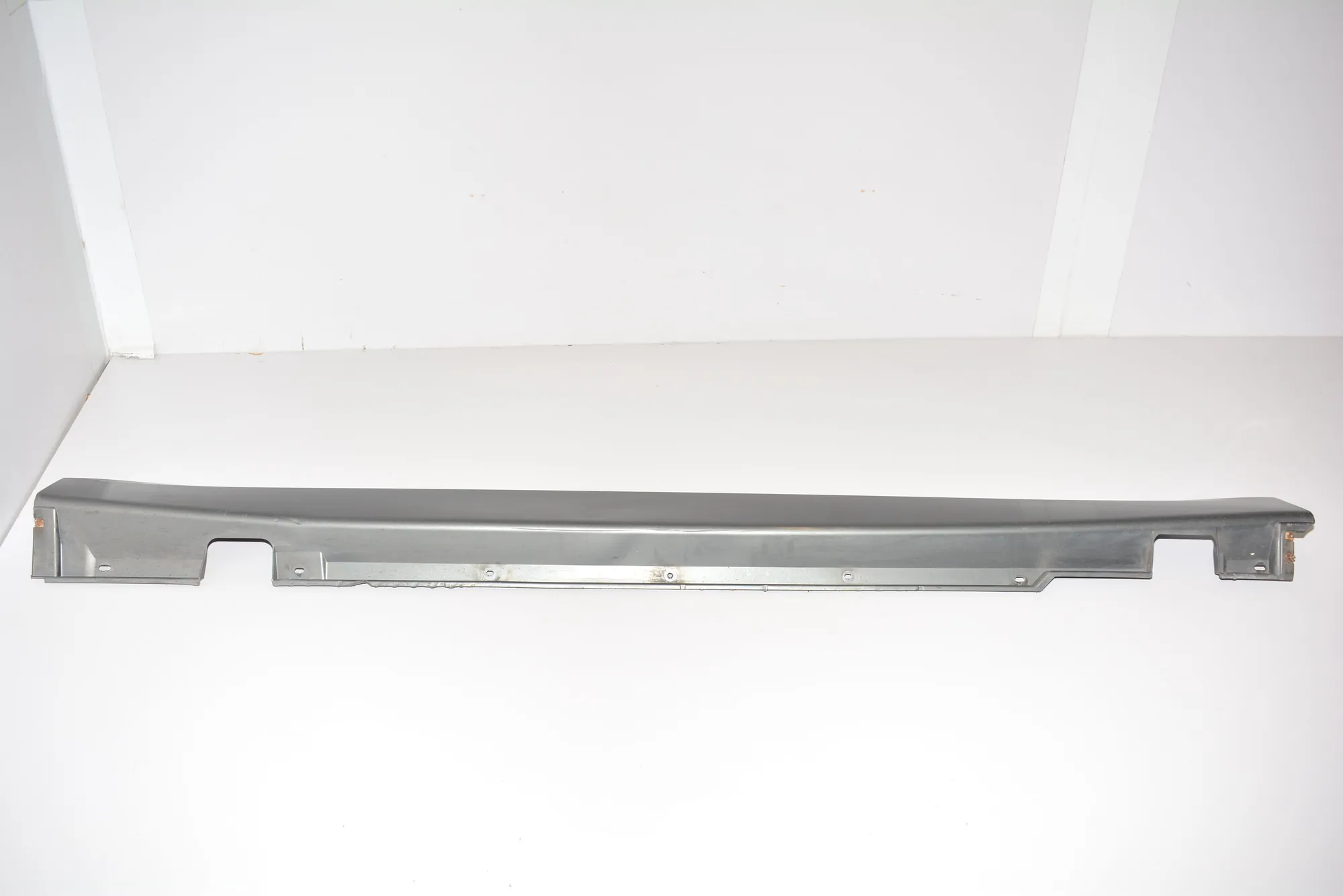 Left Side Plastic Sideskirt Cover – OEM 7145433 · BMW 7 (E65, E66, E67) 745 d 2005 – 2