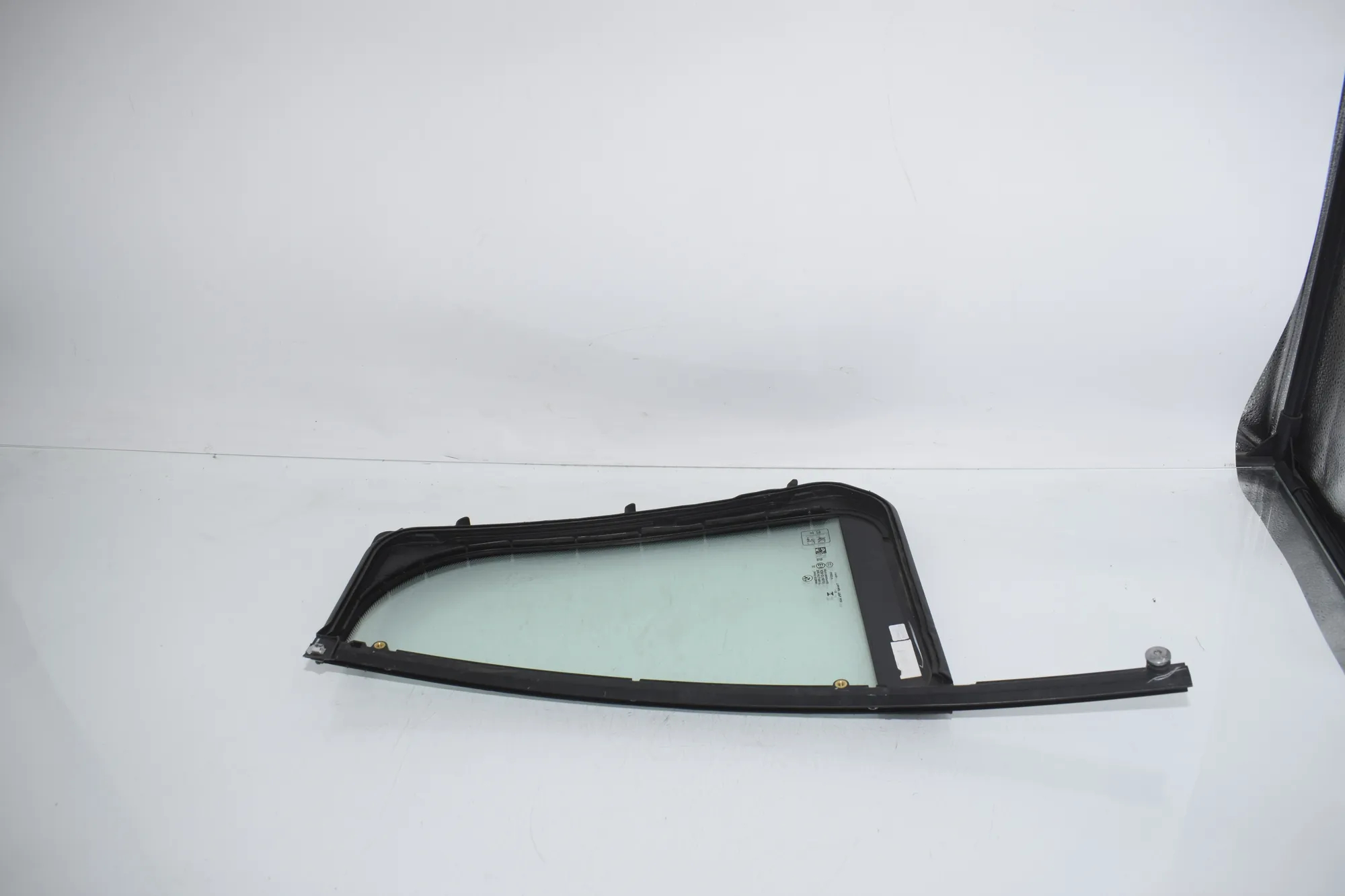 Rear Right Quarter Window – OEM 7431146 · BMW X7 (G07) BMW X7 (G07) xDrive 40 i 2019 – 2