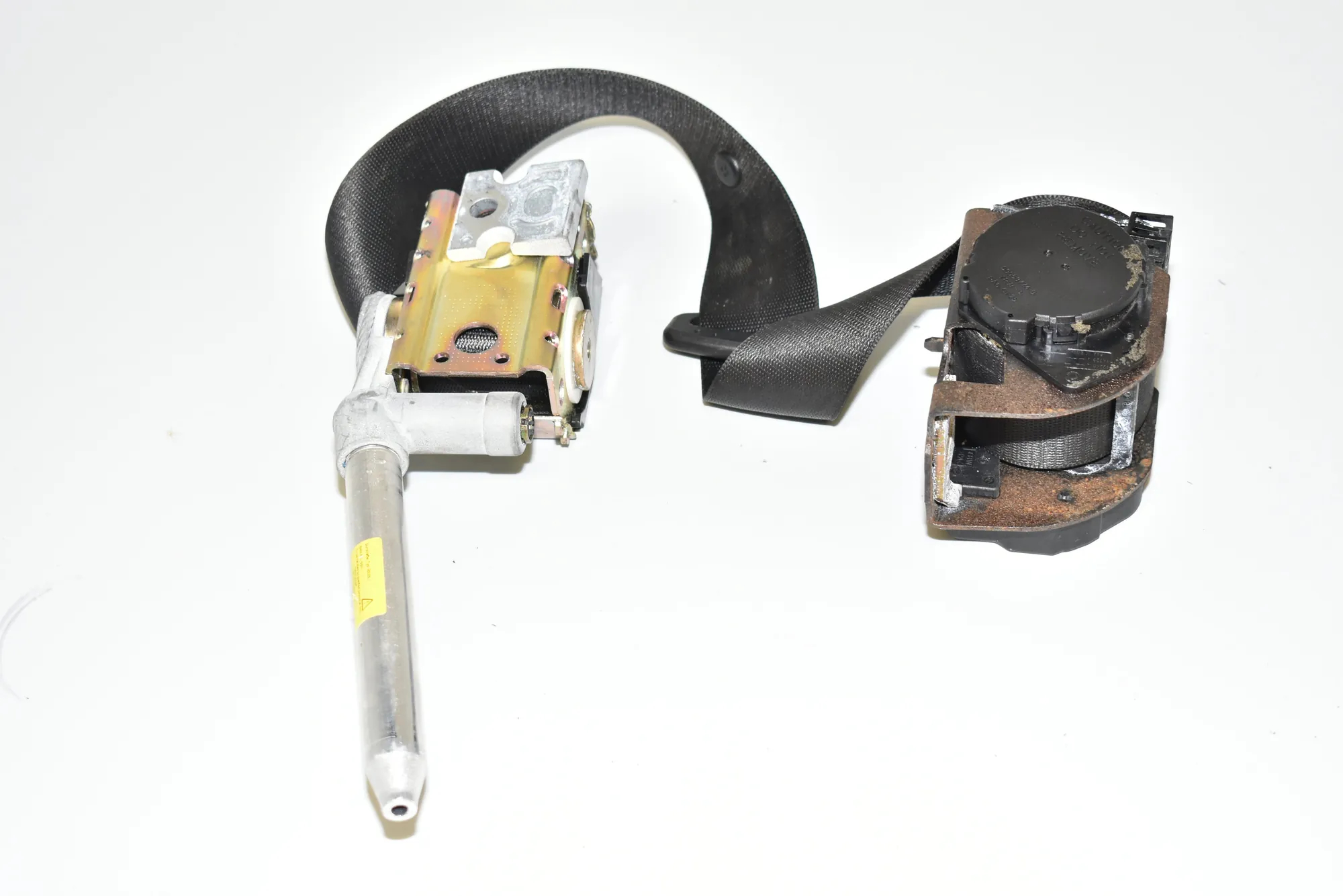 Rear Left Seatbelt – OEM 7022401 · BMW 7 (E65, E66, E67) 745 d 2005 – 3