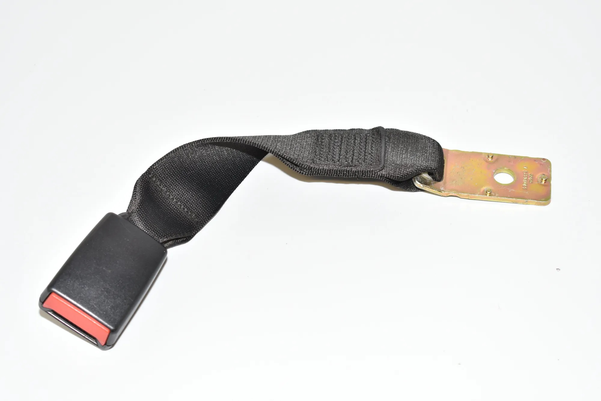 Rear Middle Seat Buckle – OEM 7018249 · BMW 7 (E65, E66, E67) 745 d 2005