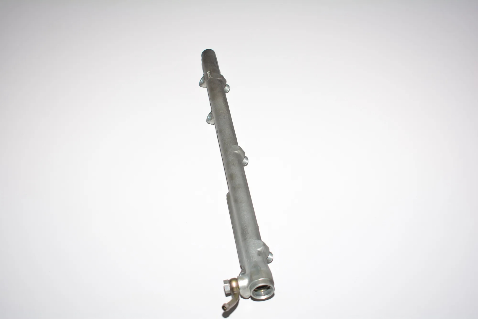 Fuel Rail – OEM 7788679 · BMW X5 X5 (E53) (2000 - 2007) 3.0 d (2003 - 2006, 3.0 L, 160 kW) 2005 – 4
