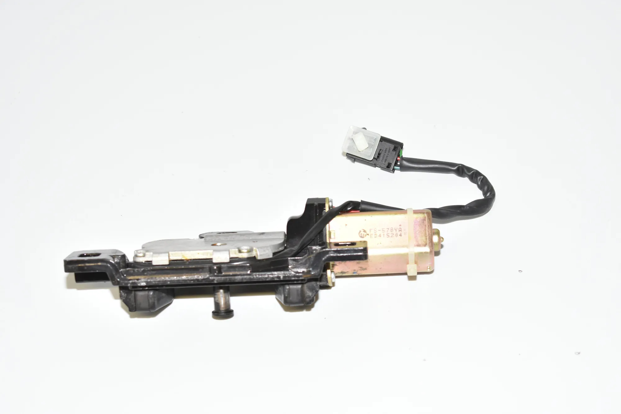 Tailgate Boot Lock – OEM 7014872 · BMW 7 (E65, E66, E67) 745 d 2005 – 3