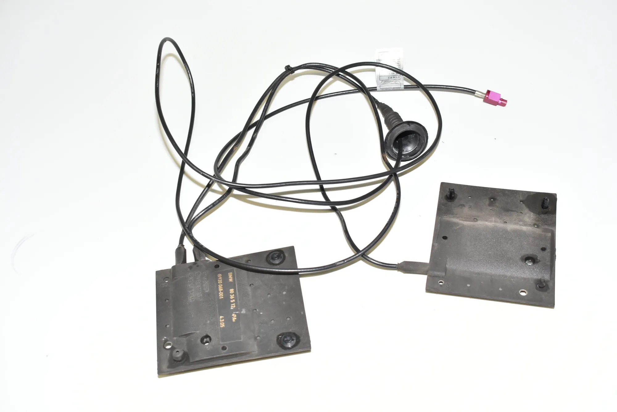 Antenna – OEM 8036512 · BMW 7 (E65, E66, E67) 745 d 2005 – 2