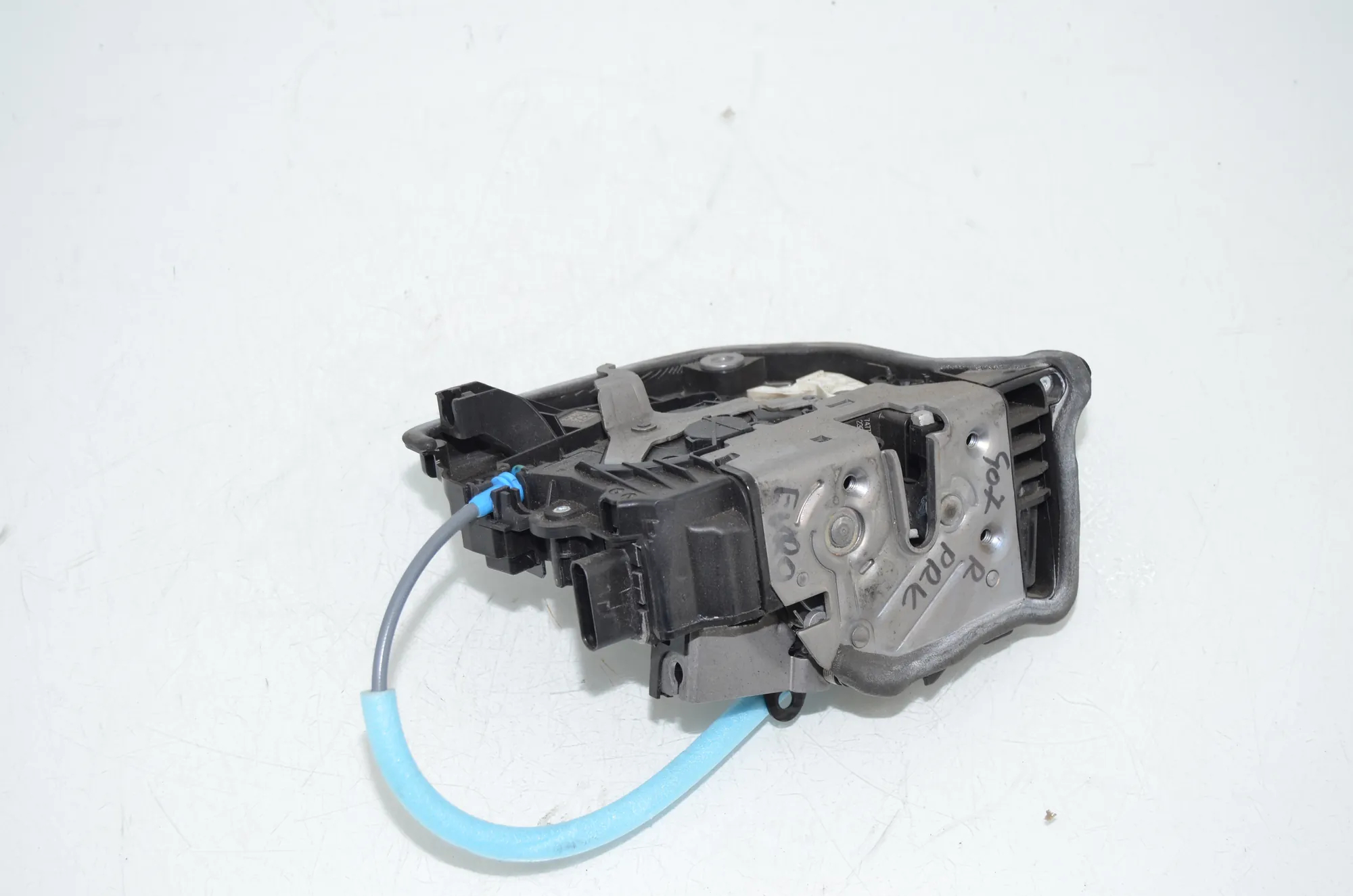 Front Right Door Lock – OEM 7477702 · BMW 5 (G30) BMW 5 (G30) M 550 i xDrive 2020 – 2