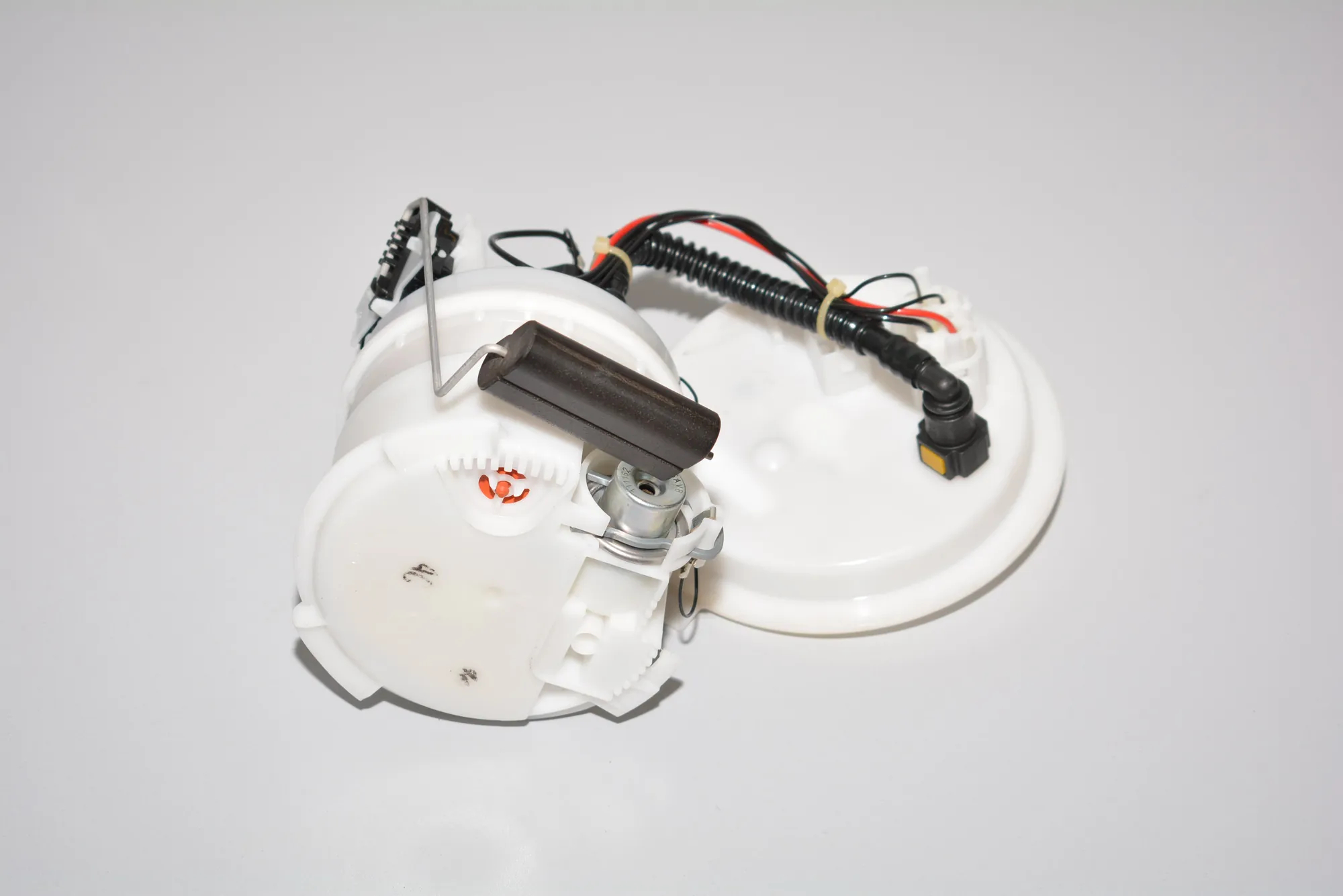 Fuel Tank Pump – OEM 7349443 · BMW i3 (I01) Hybrid 2016 – 4