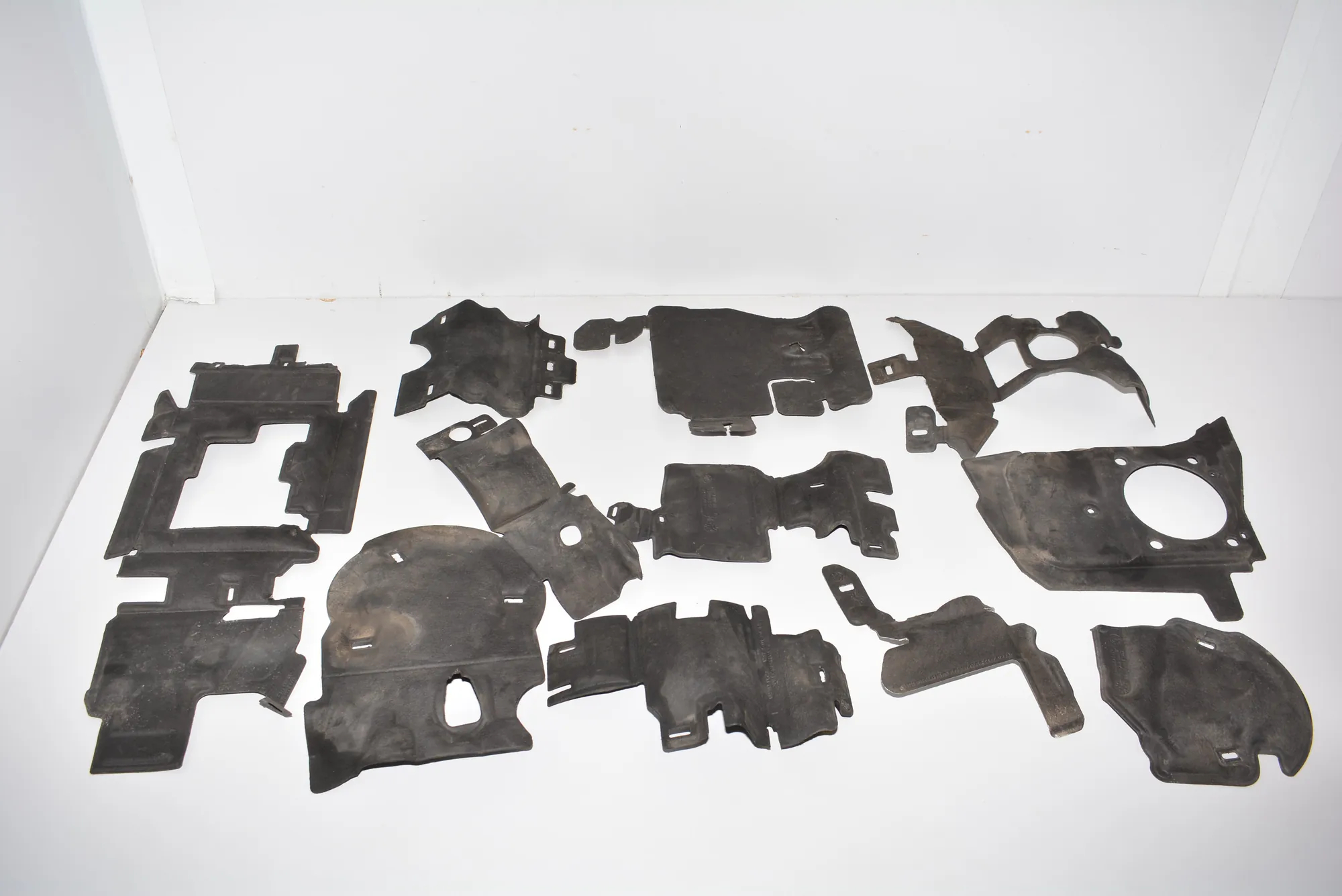 Other Engine Compartment Parts – OEM 8535504 · BMW i3 (I01) Hybrid 2016