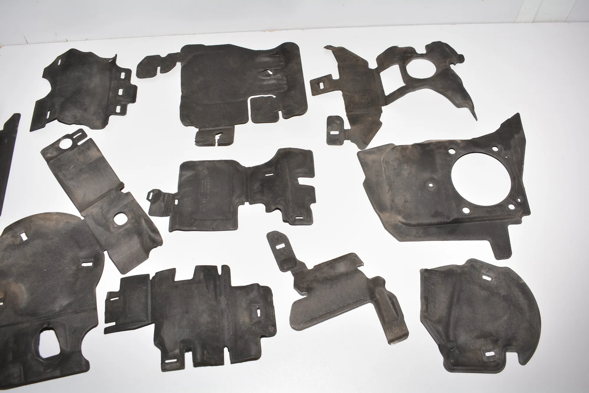 Other Engine Compartment Parts – OEM 8535504 · BMW i3 (I01) Hybrid 2016 – 3