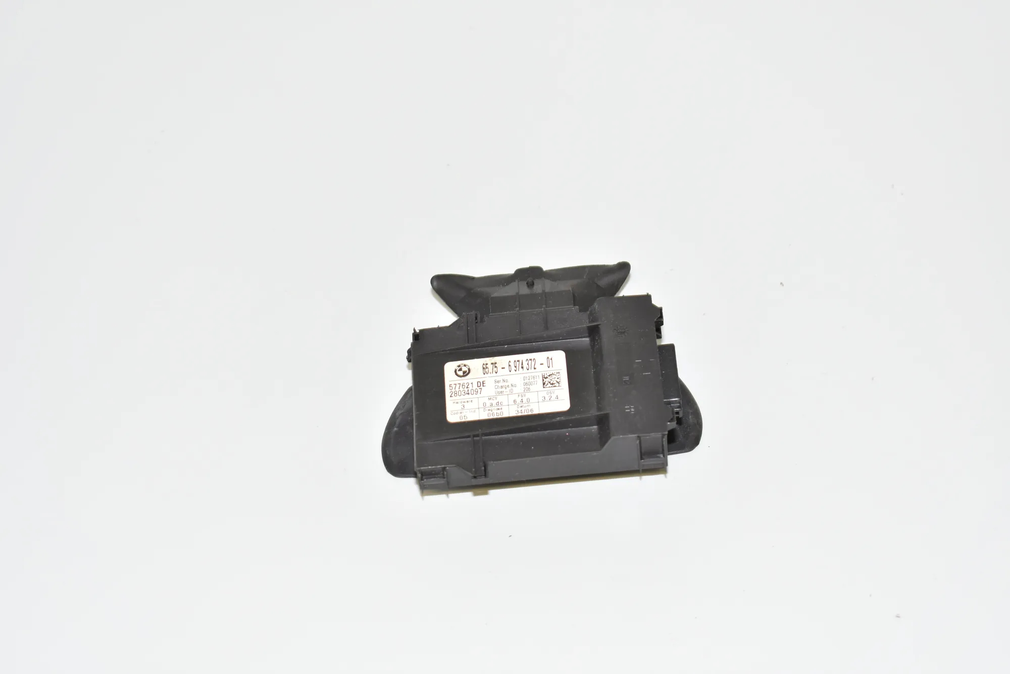 Other Control Units – OEM 6974372 · BMW 7 (E65, E66, E67) 745 d 2005