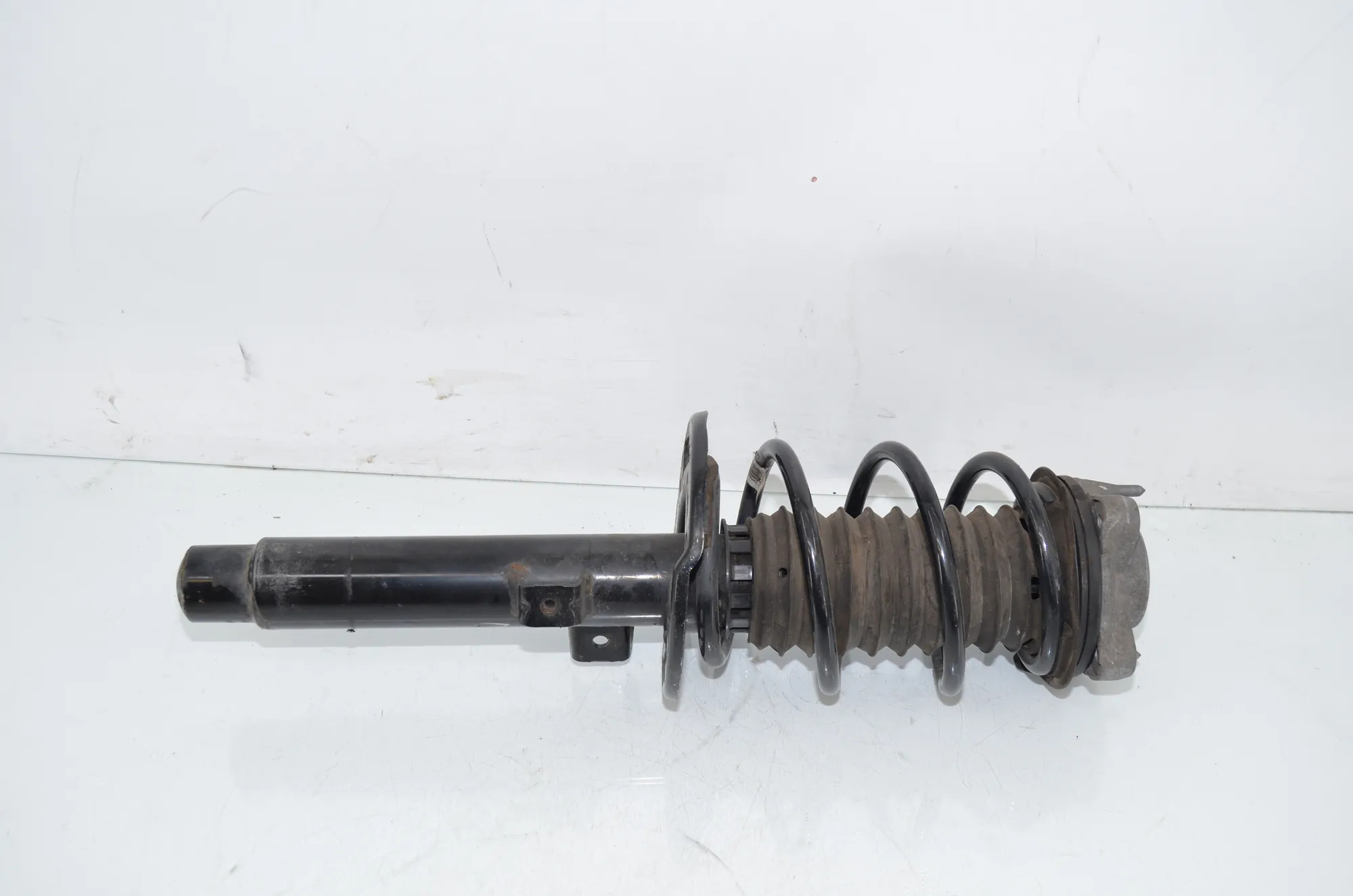 Front Right Shock Absorber – OEM 31316888490 · BMW 3 Touring (G21) BMW 3 Touring (G21) 318 i 2021
