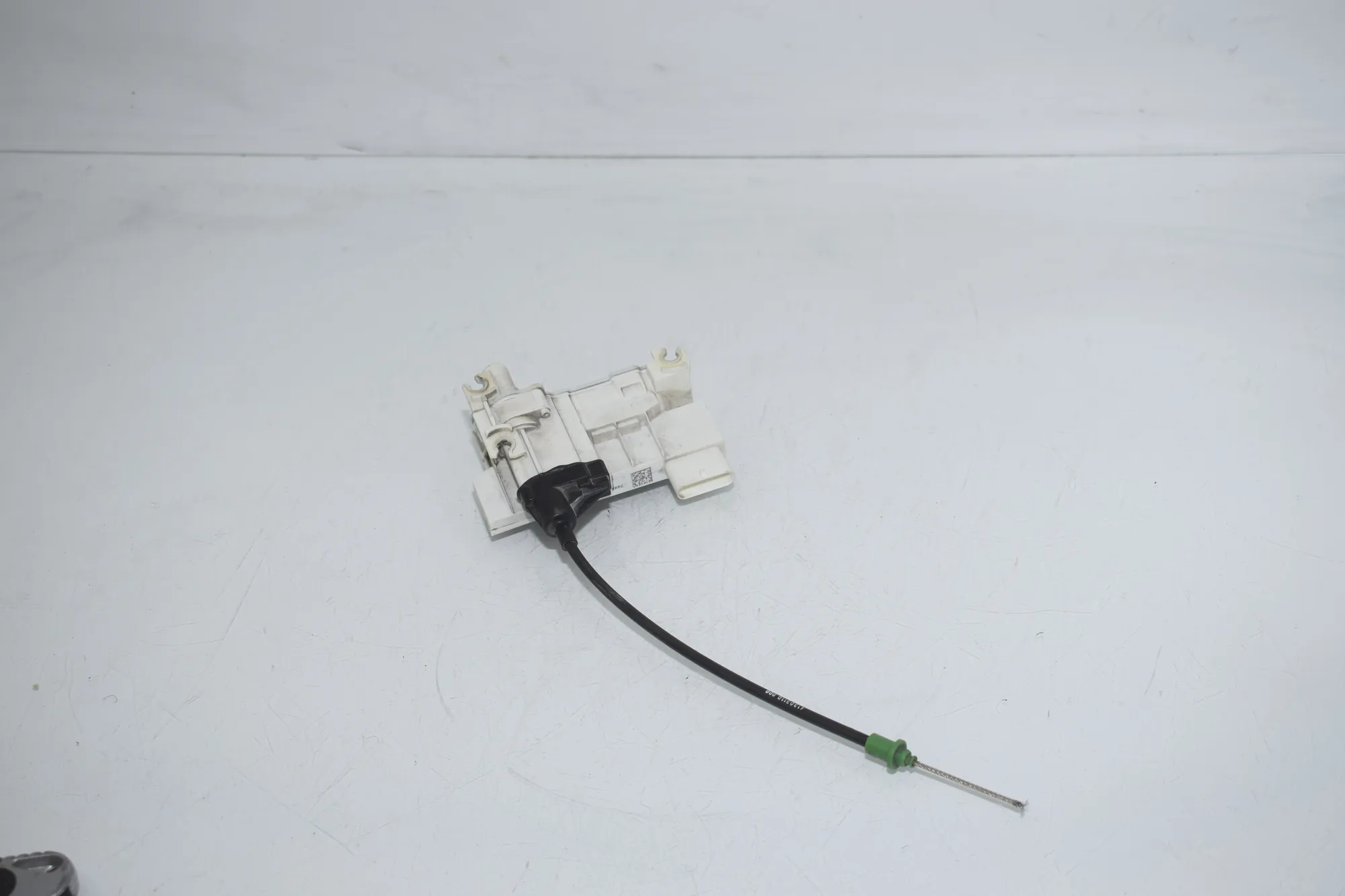 Rear Right Door Soft Close Unit – OEM 7444678 · BMW X7 (G07) BMW X7 (G07) xDrive 40 i 2019 – 3