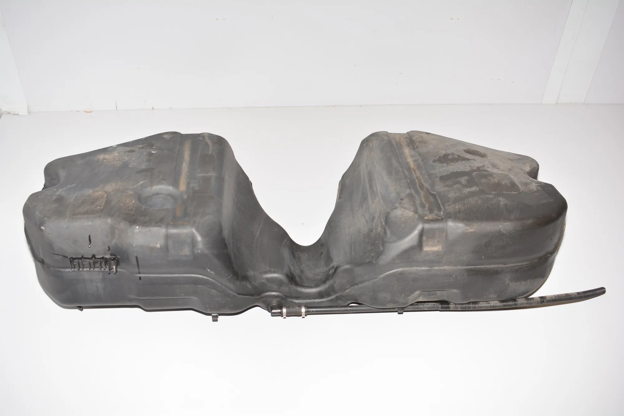 Fuel Tank – OEM 5019872D · BMW 7 (E65, E66, E67) 745 d 2005 – 4
