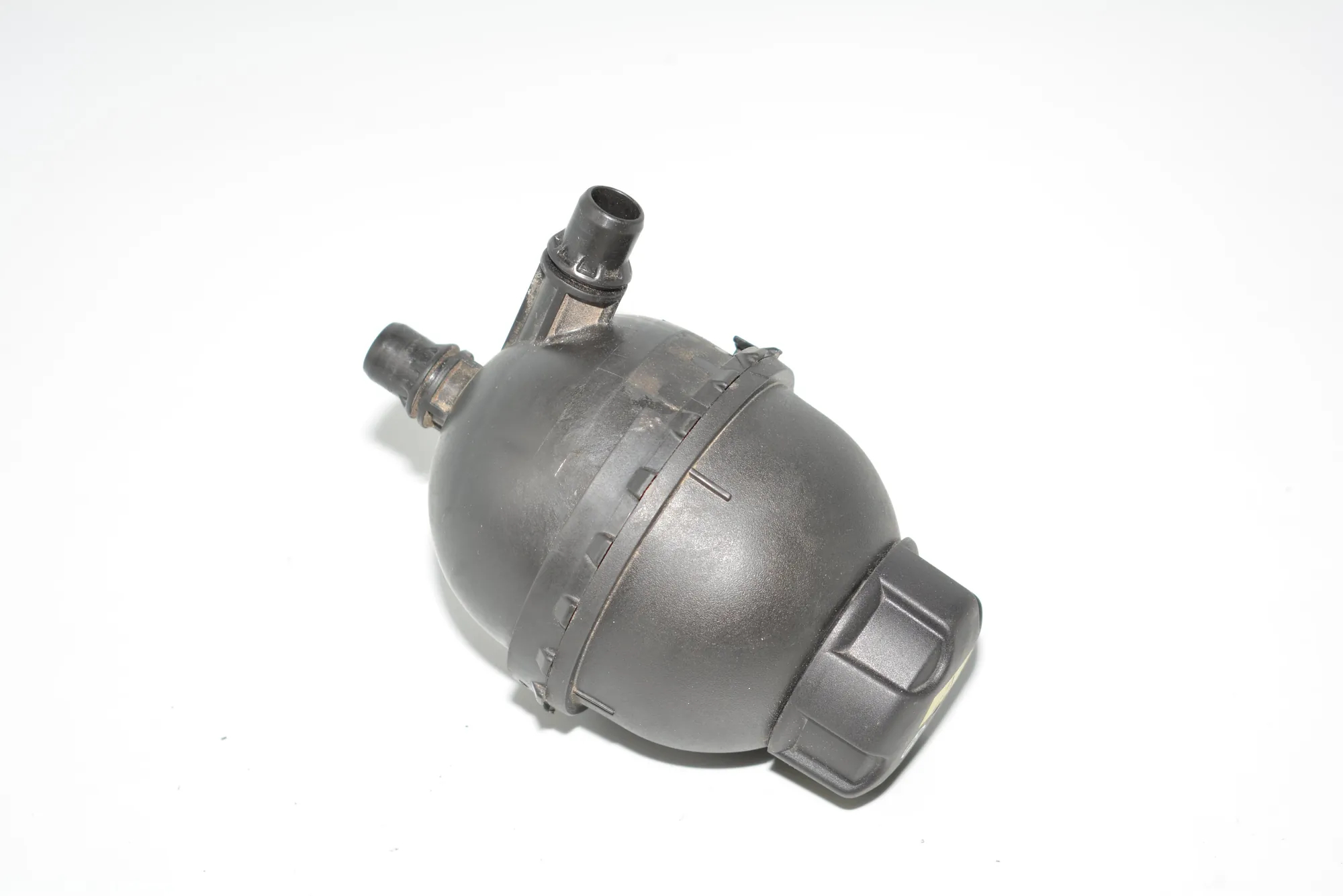 Expansion Tank – OEM 7604431 · BMW i3 (I01) Hybrid 2016 – 4