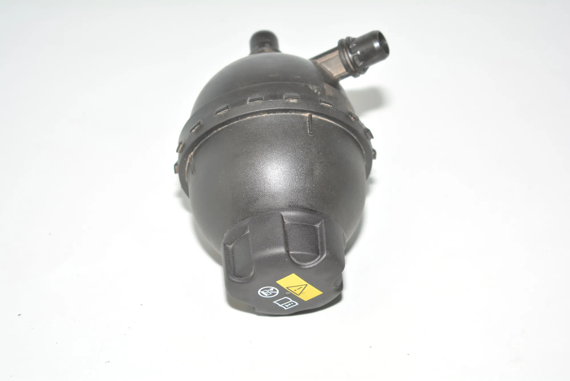 Expansion Tank – OEM 7604431 · BMW i3 (I01) Hybrid 2016 – 3