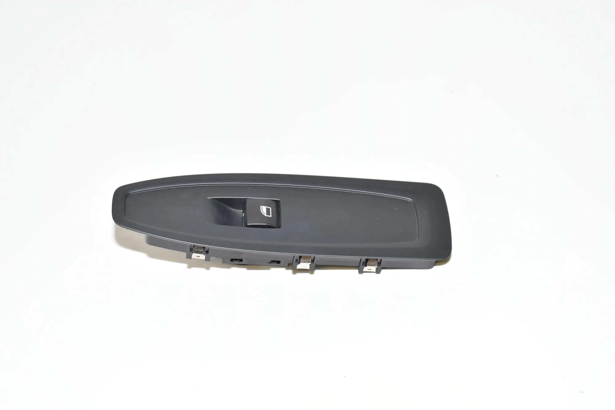 Front Right Door Window Switch – OEM 9208107 · BMW 4 Coupe (F32, F82) BMW 4 Coupe (F32, F82) 435 i xDrive 2014