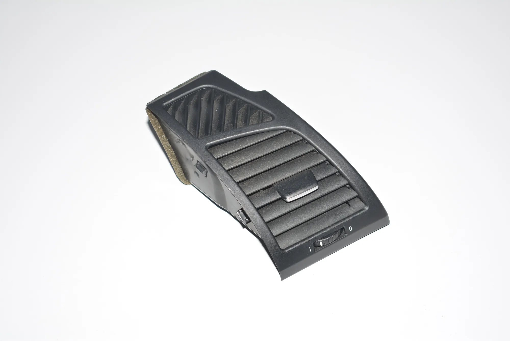 Dashboard Air Vents – OEM 7059188 · BMW 1 (E81) 118 d 2008 – 2