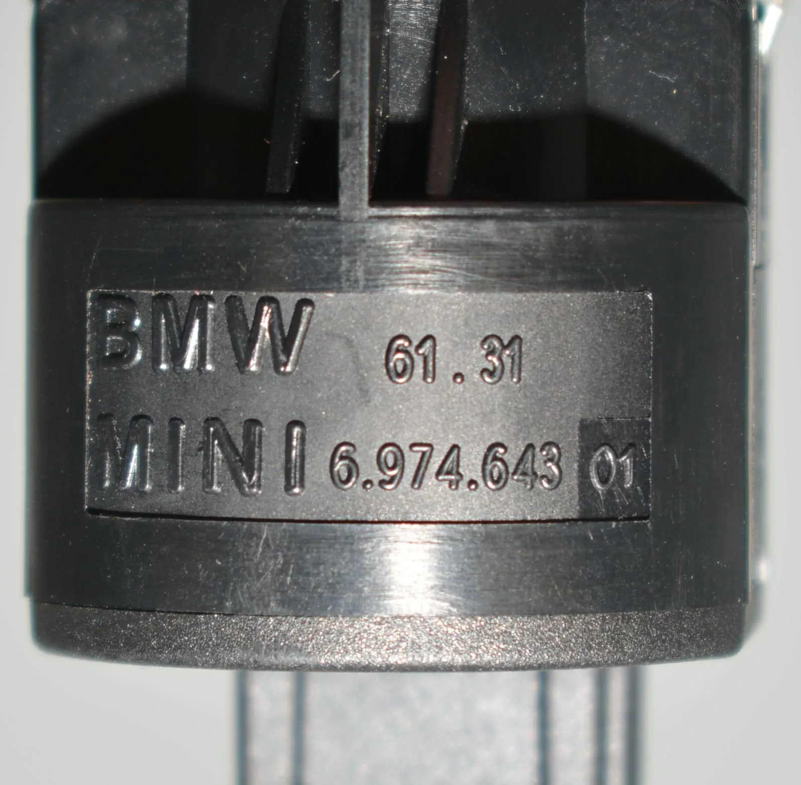 SRS Switch – OEM 6974643 · BMW 1 (E81) 118 d 2008 – 5