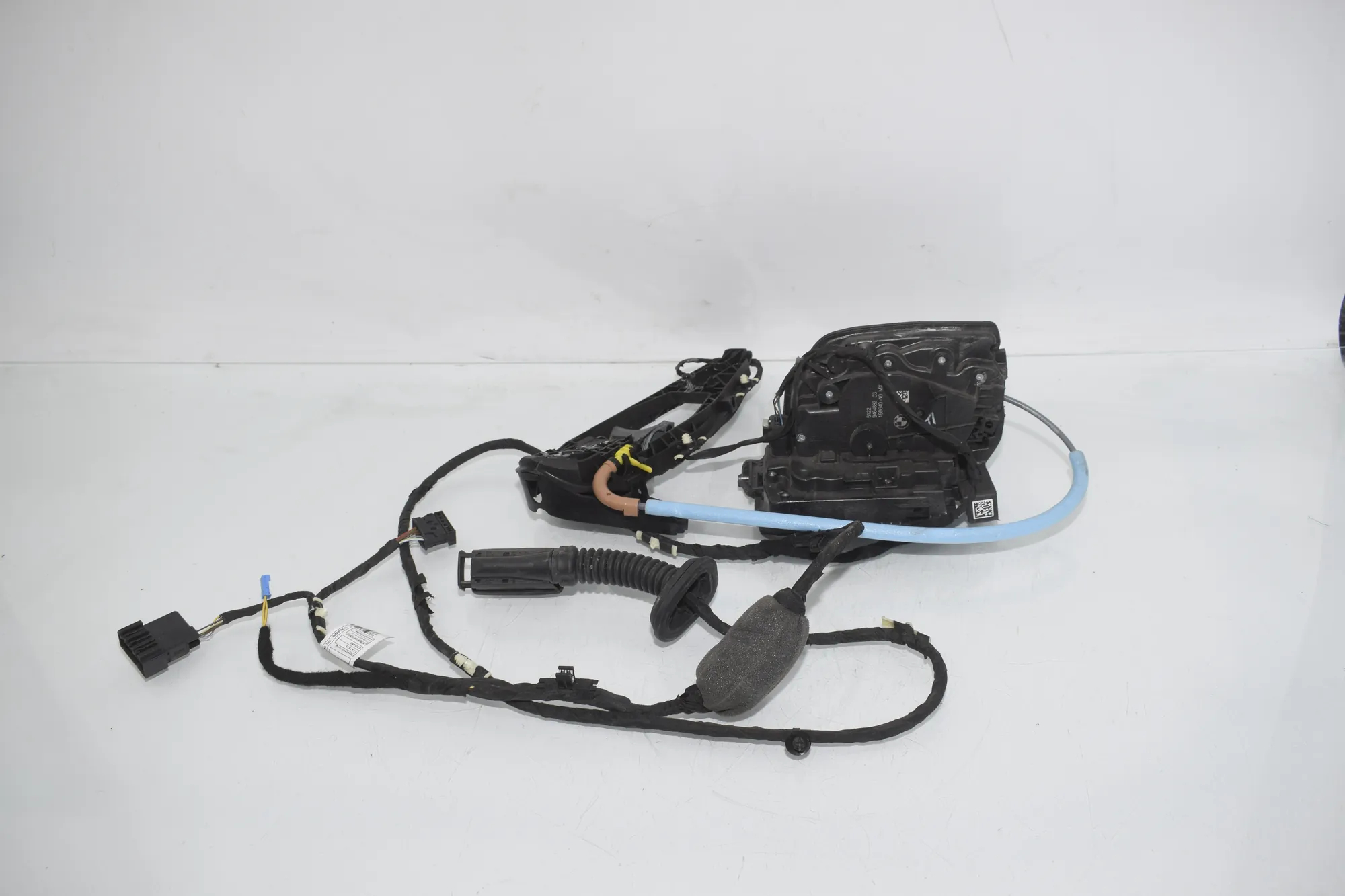 Rear Right Door Lock – OEM 9464882 · BMW X7 (G07) BMW X7 (G07) xDrive 40 i 2019 – 2