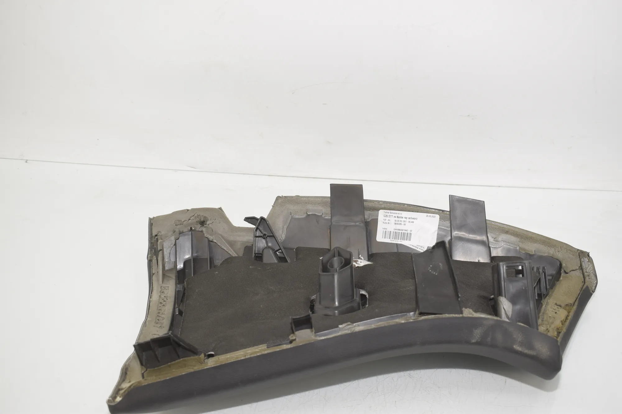 Rear Right Seat Trim – OEM 5A0C426 · BMW i4 (G26) BMW i4 (G26) eDrive35 2022 – 4