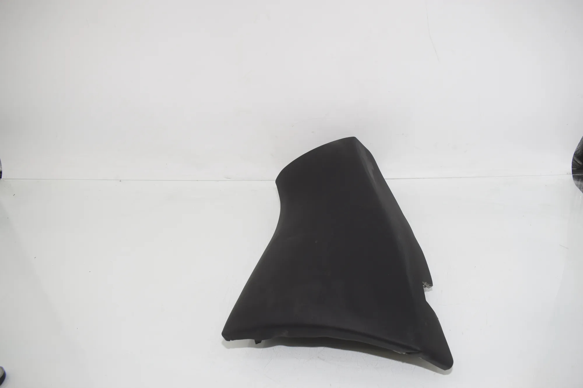 Rear Right Seat Trim – OEM 5A0C426 · BMW i4 (G26) BMW i4 (G26) eDrive35 2022 – 3