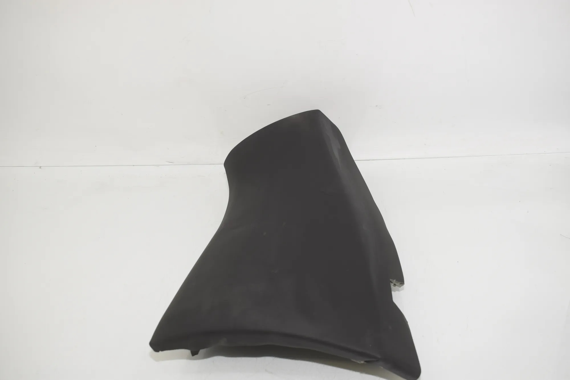 Rear Right Seat Trim – OEM 5A0C426 · BMW i4 (G26) BMW i4 (G26) eDrive35 2022 – 2