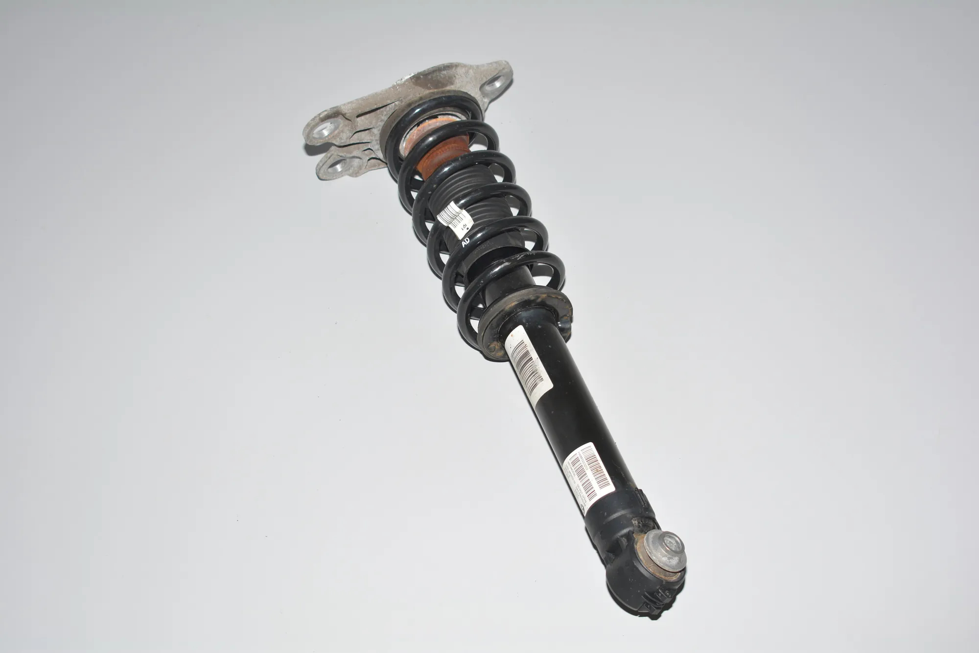 Rear Right Shock Absorber – OEM 6852232 · BMW i3 (I01) Hybrid 2016 – 3