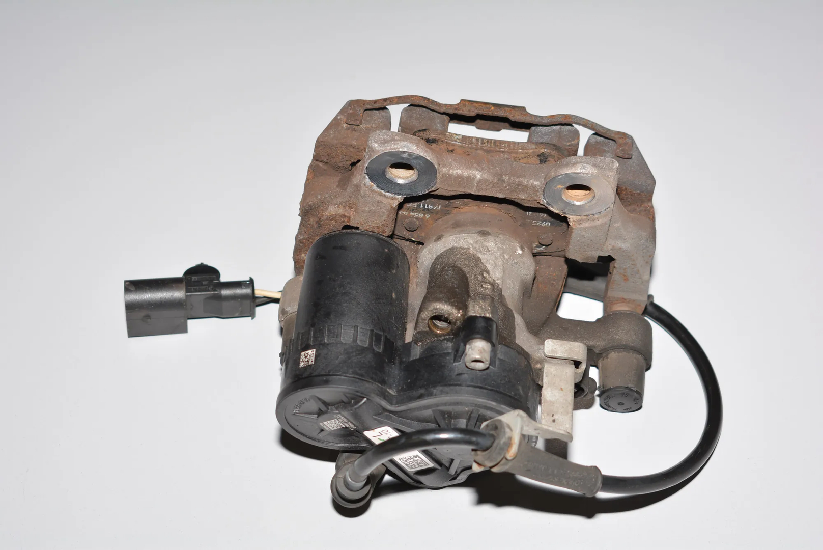 Rear Left Brake Caliper – OEM 6853857 · BMW i3 (I01) Hybrid 2016