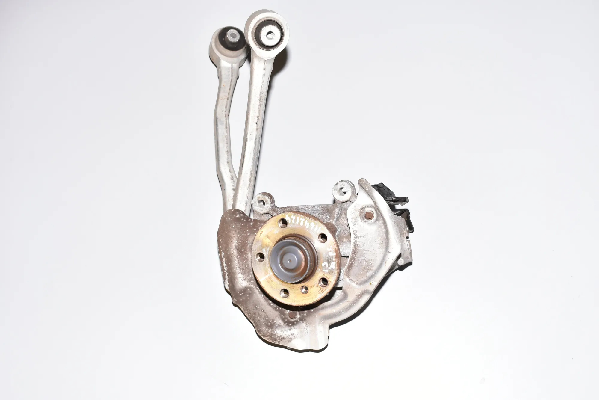 Front Right Wheel Hub – OEM 6863740 · BMW i3 (I01) Hybrid 2016 – 4