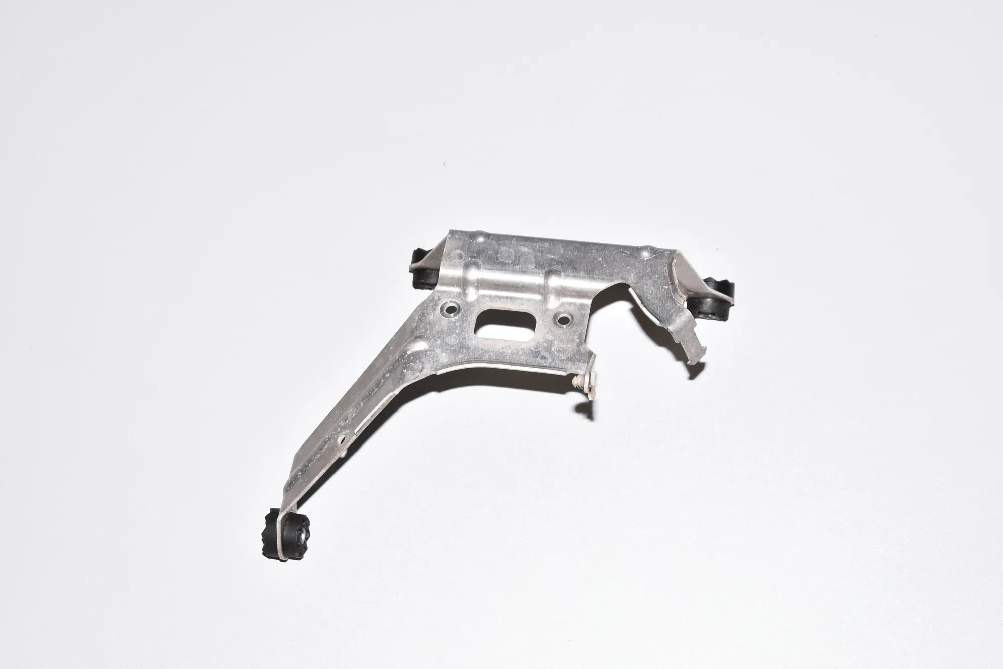 ABS Pump Holder – OEM 6852030 · BMW i3 (I01) Hybrid 2016