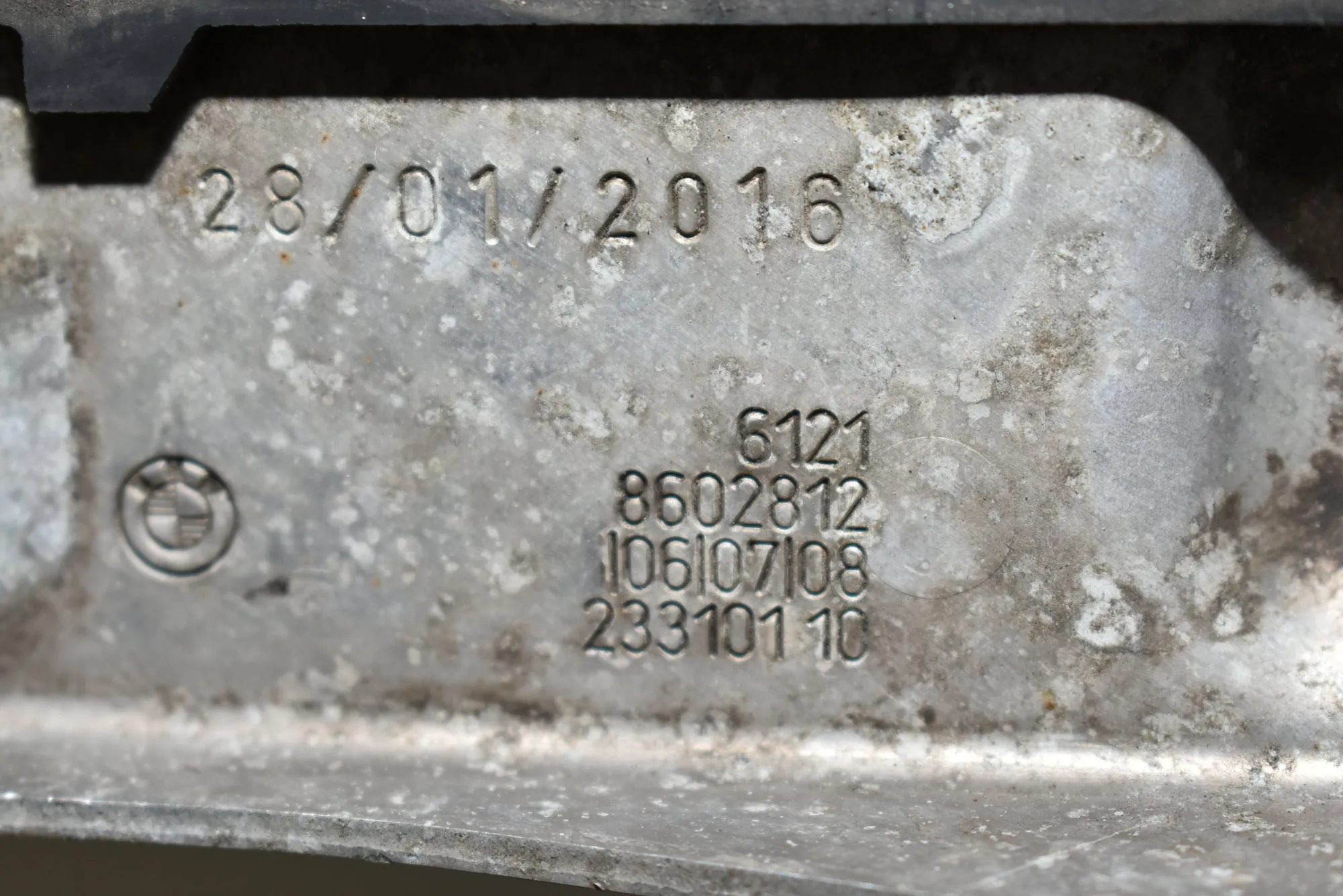 Other Body Parts – OEM 8602812 · BMW i3 (I01) Hybrid 2016 – 4