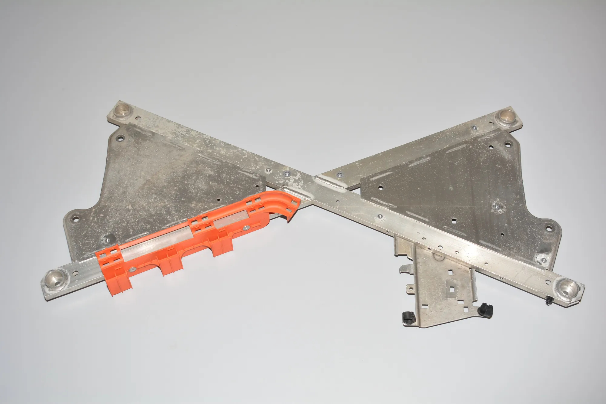Other Body Parts – OEM 9269846 · BMW i3 (I01) Hybrid 2016