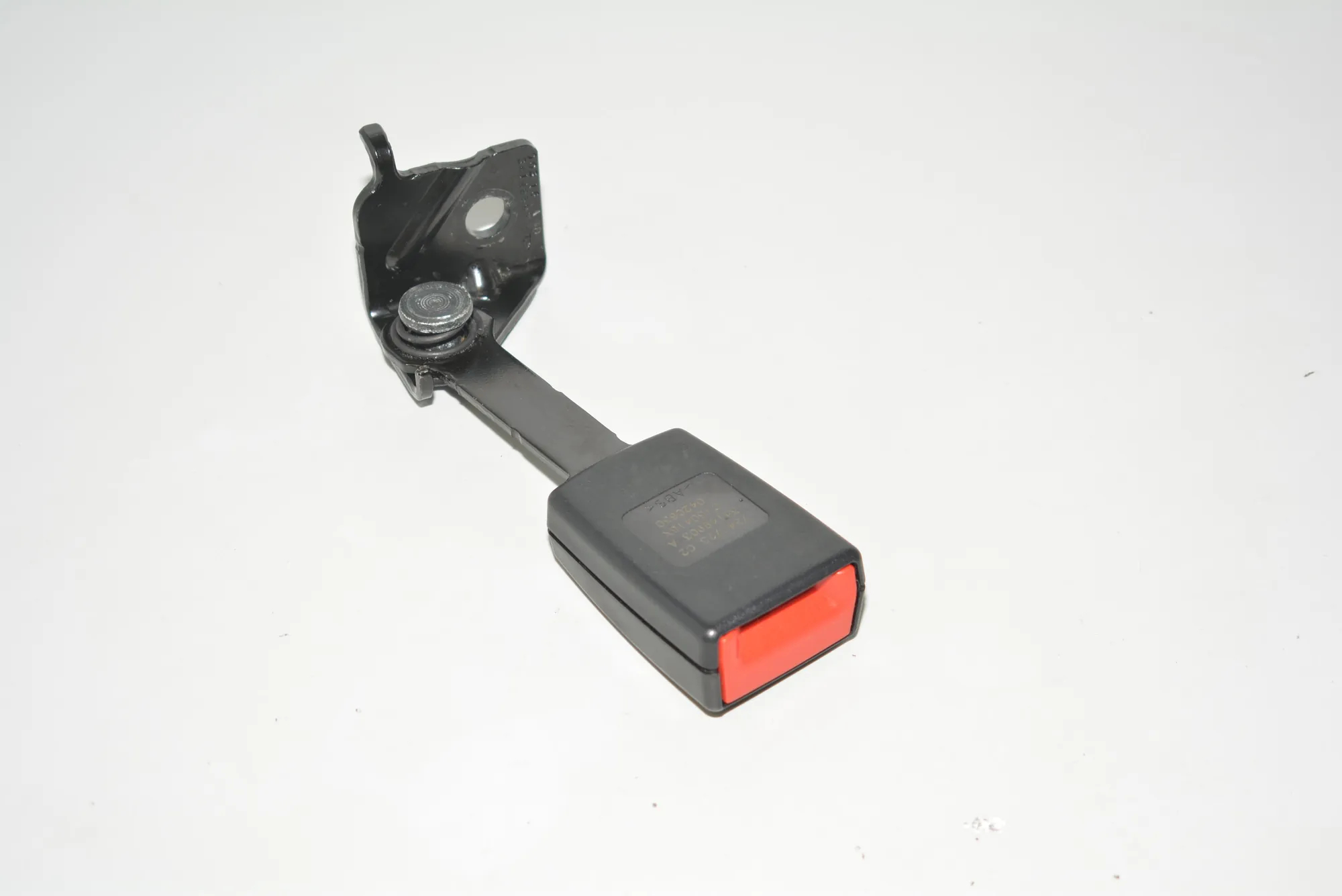 Rear Left Seat Buckle – OEM 7347725 · BMW i3 (I01) Hybrid 2016 – 2