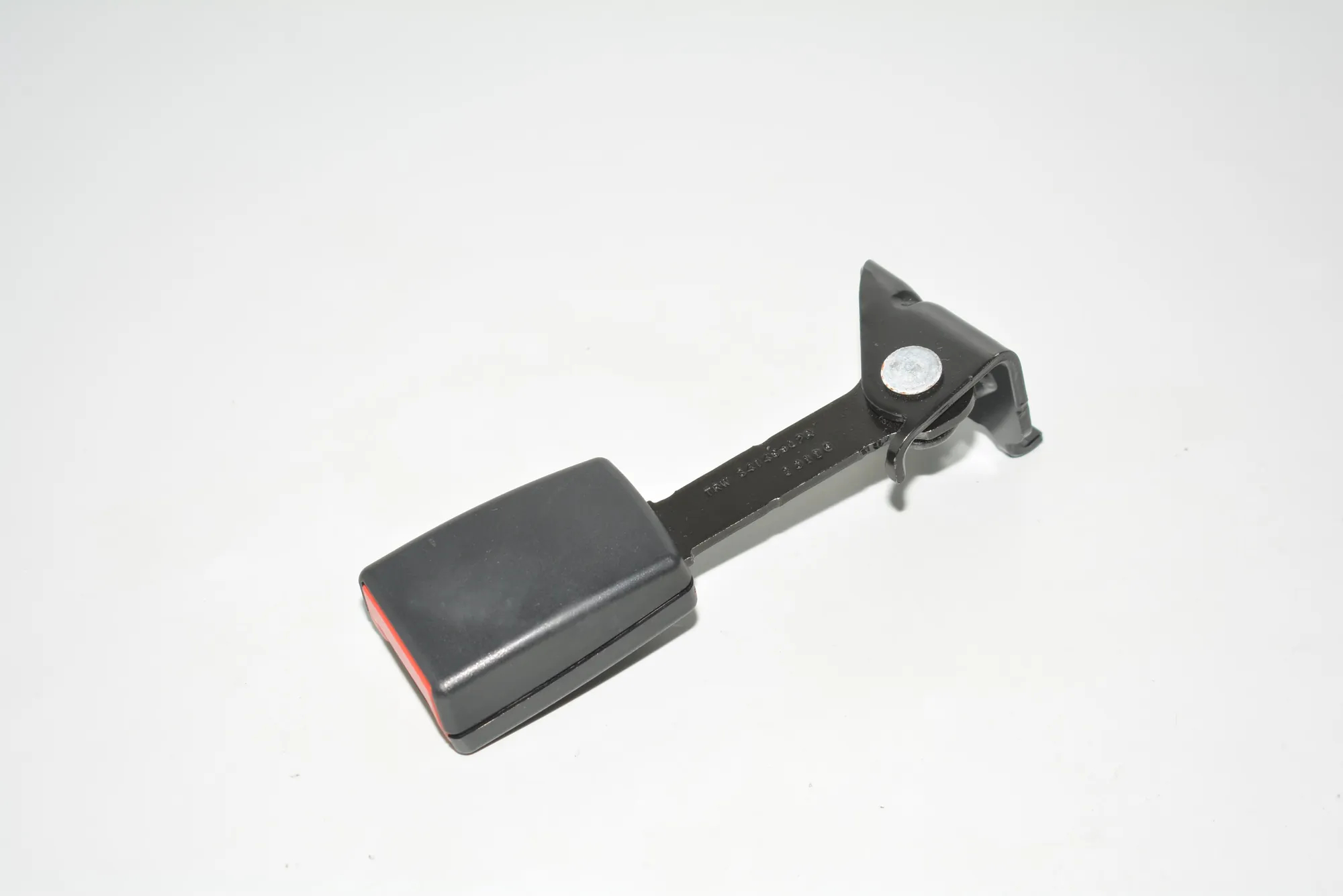 Rear Left Seat Buckle – OEM 7347725 · BMW i3 (I01) Hybrid 2016 – 3