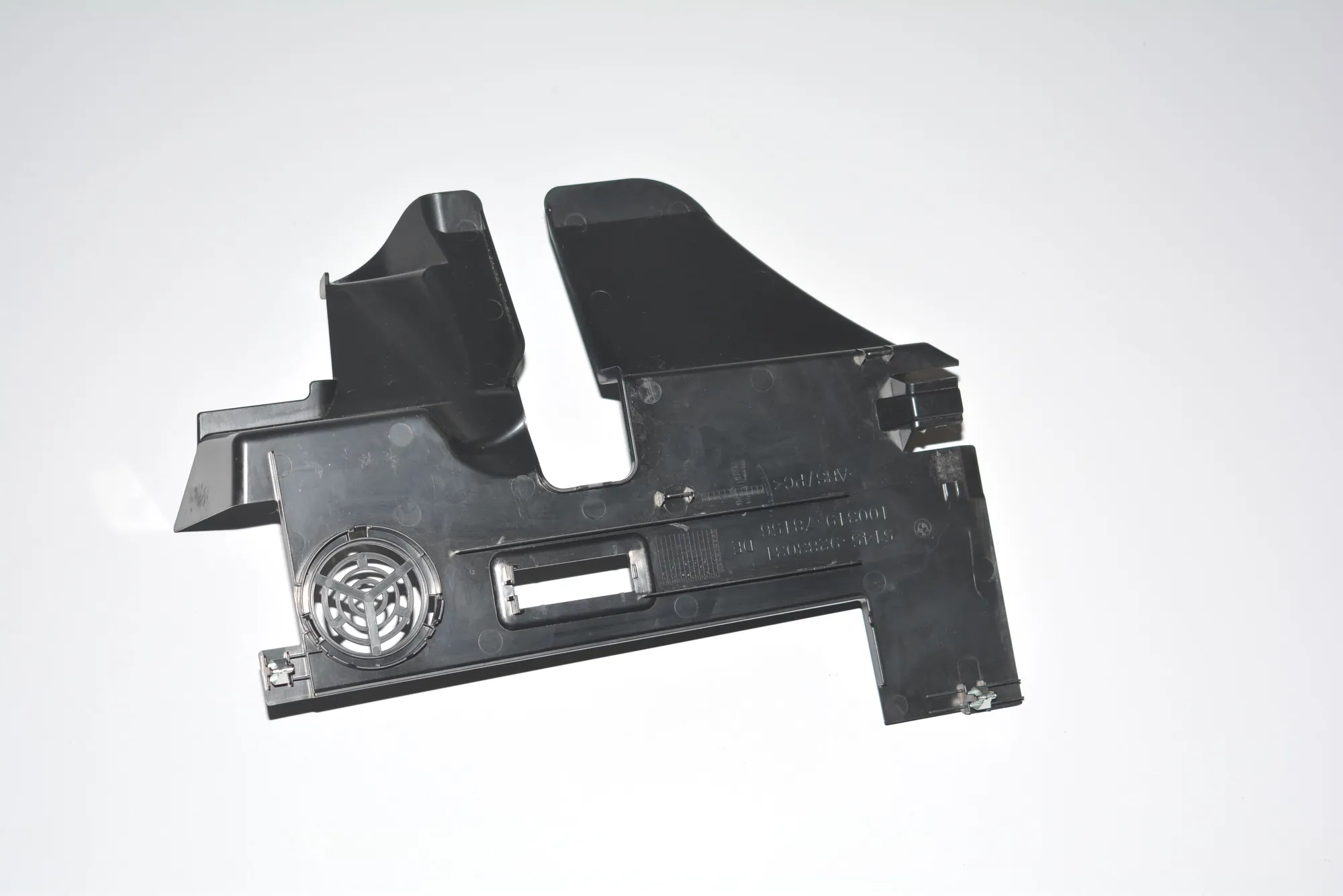 Dashboard Lower Trim – OEM 9283031 · BMW i3 (I01) Hybrid 2016 – 4