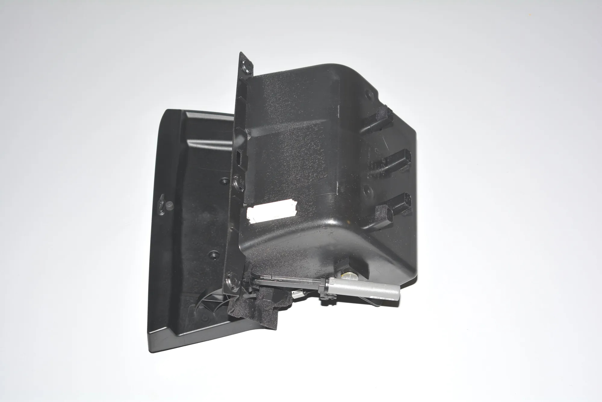 Glove Compartment – OEM 9283018 · BMW i3 (I01) Hybrid 2016 – 2