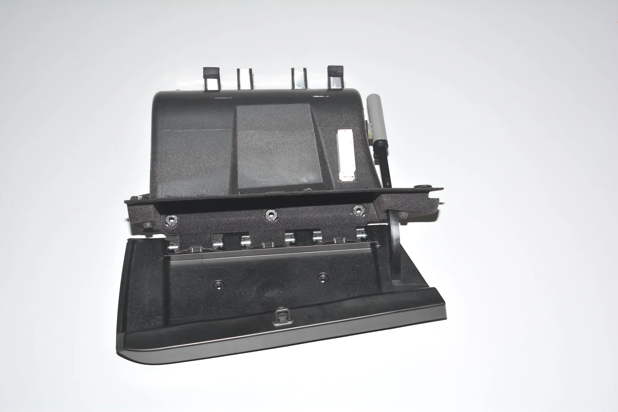 Glove Compartment – OEM 9283018 · BMW i3 (I01) Hybrid 2016