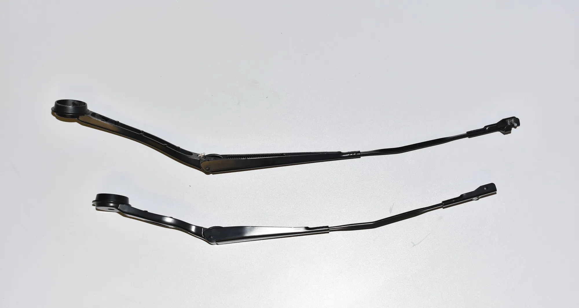 Front Wiper Arms – OEM 7322166 · BMW i3 (I01) Hybrid 2016 – 2