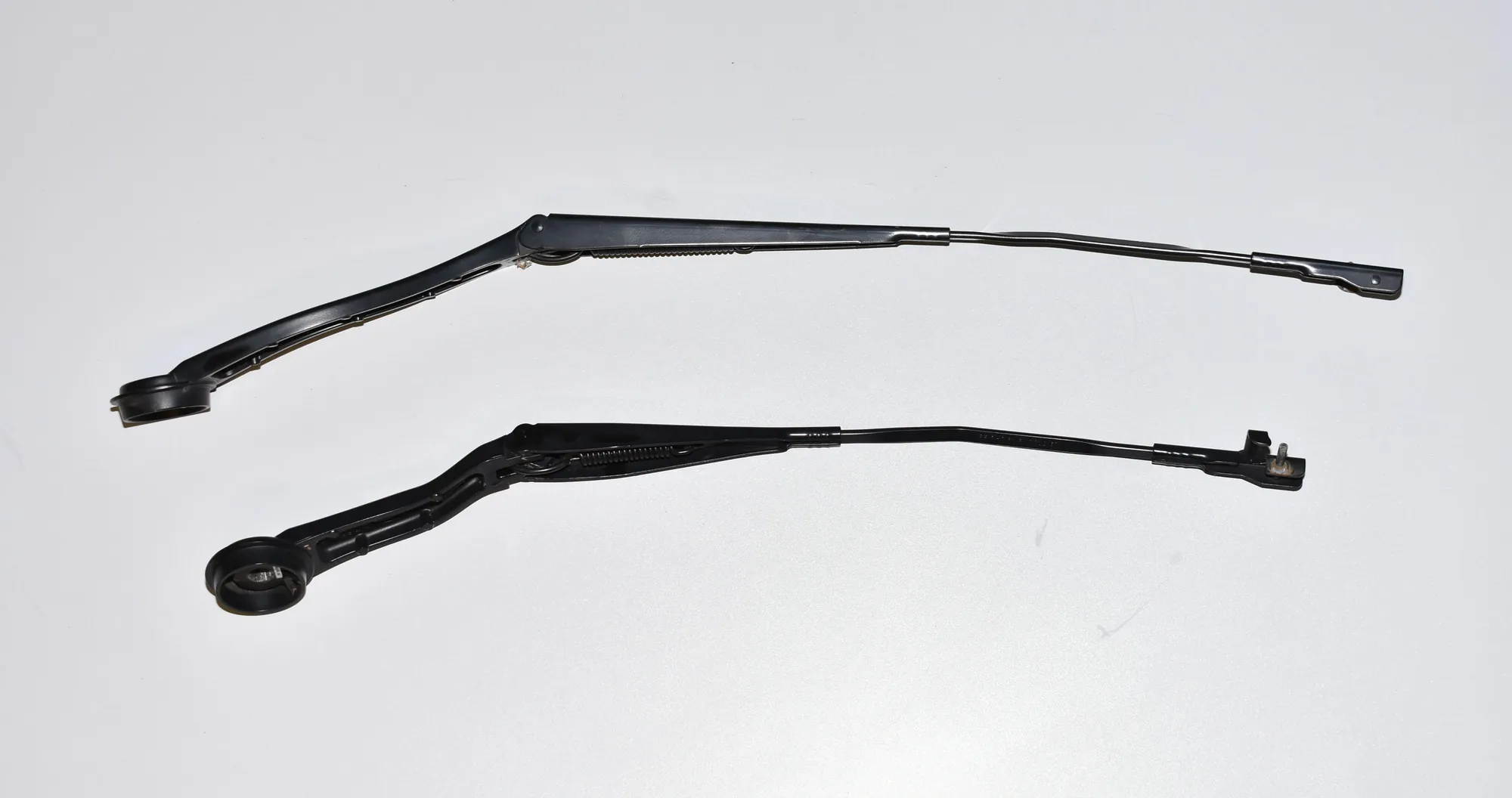 Front Wiper Arms – OEM 7322166 · BMW i3 (I01) Hybrid 2016