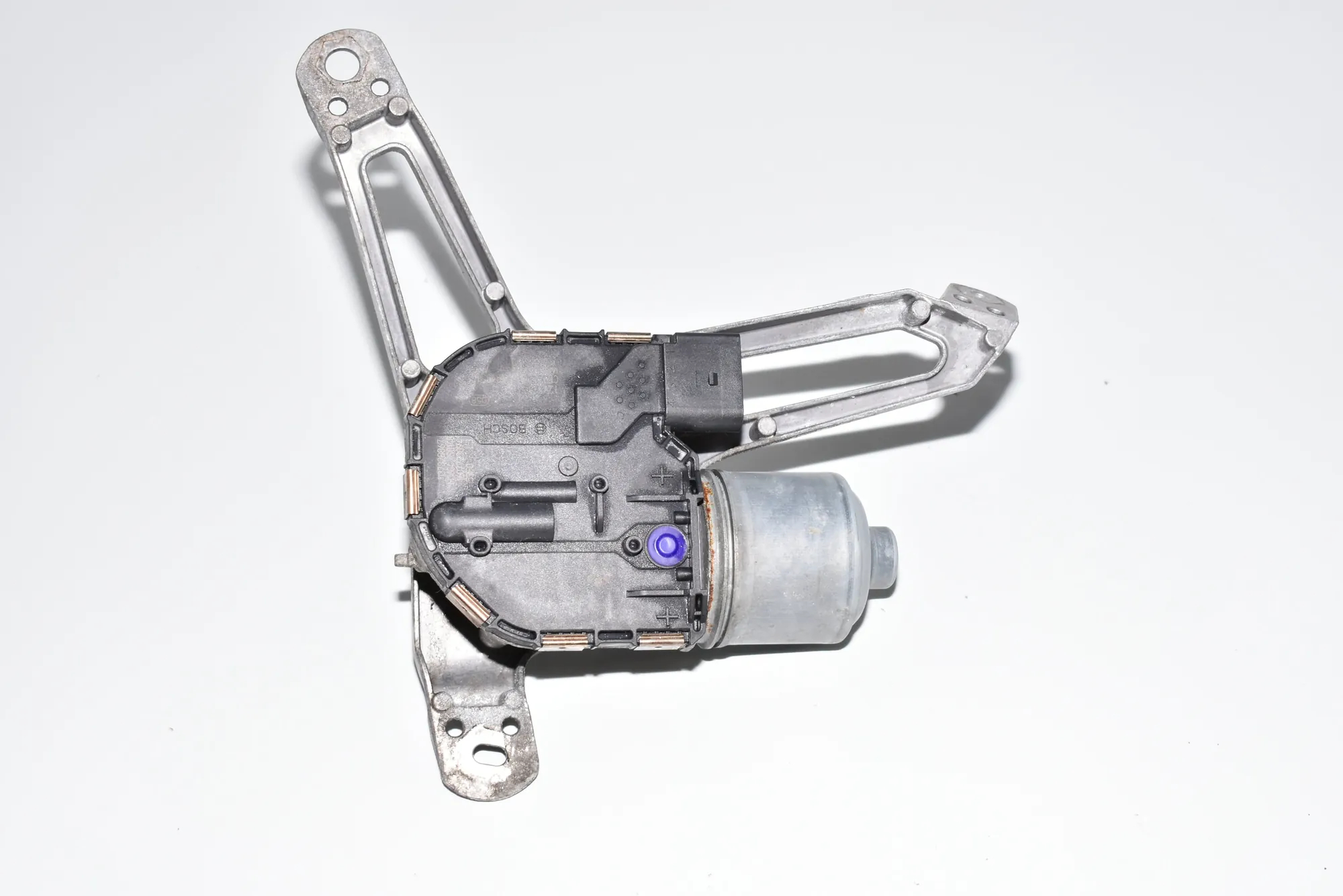 Front Windshield Wiper Mechanism – OEM 7359449 · BMW i3 (I01) Hybrid 2016 – 3