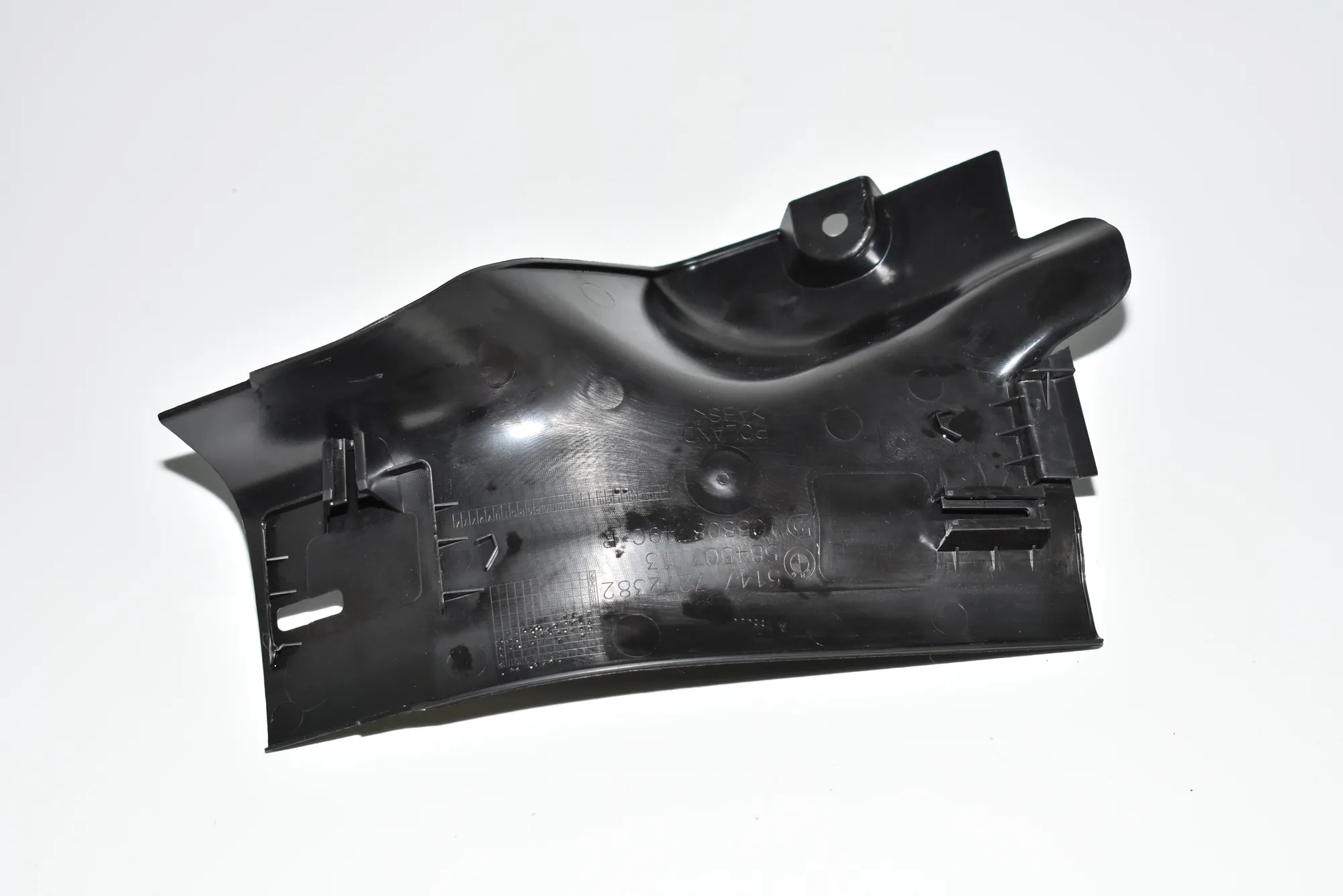 Rear Right Interior Step Trim – OEM 7272382 · BMW i3 (I01) Hybrid 2016 – 4