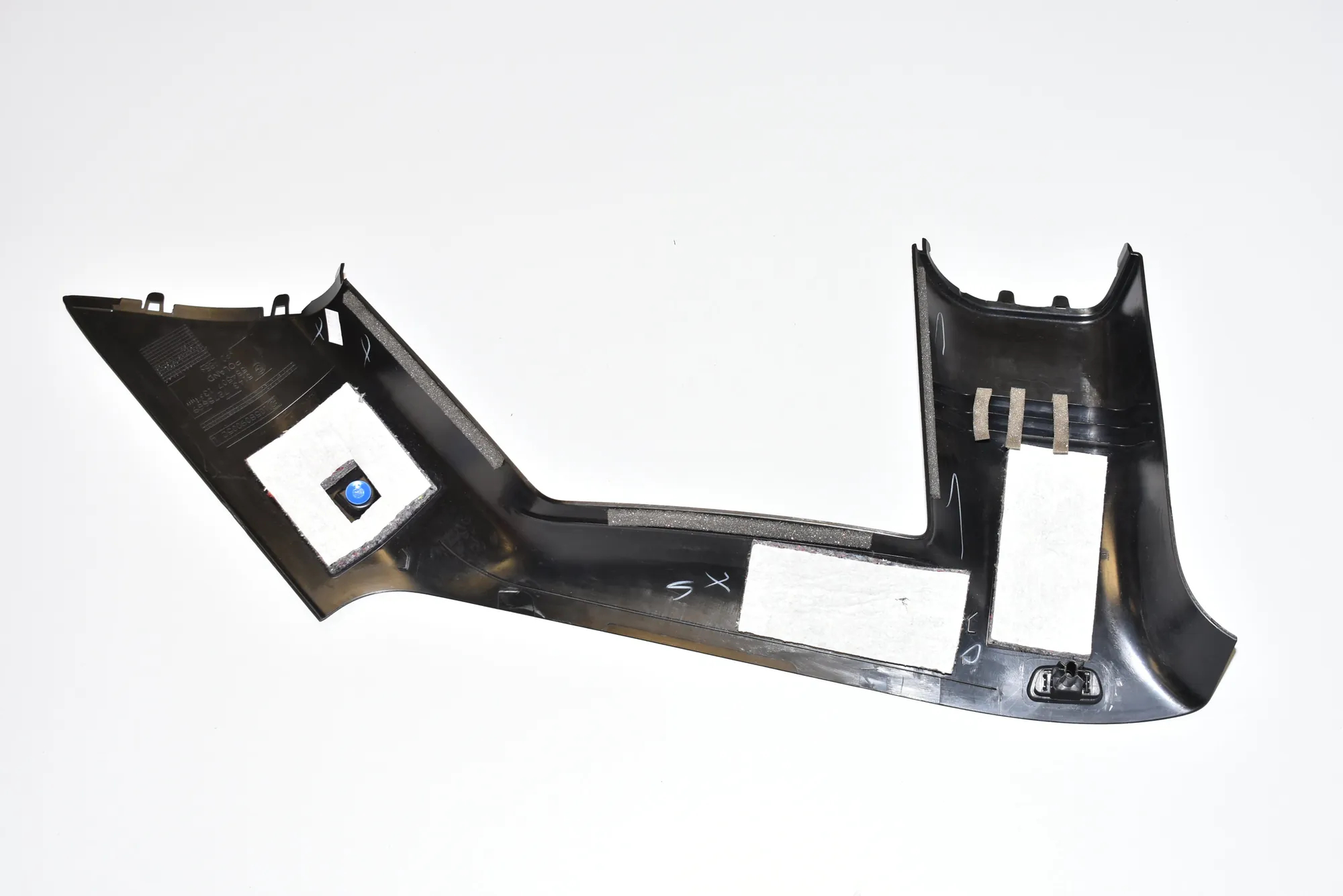 Rear Left Pillar Trim – OEM 7275669 · BMW i3 (I01) Hybrid 2016 – 3
