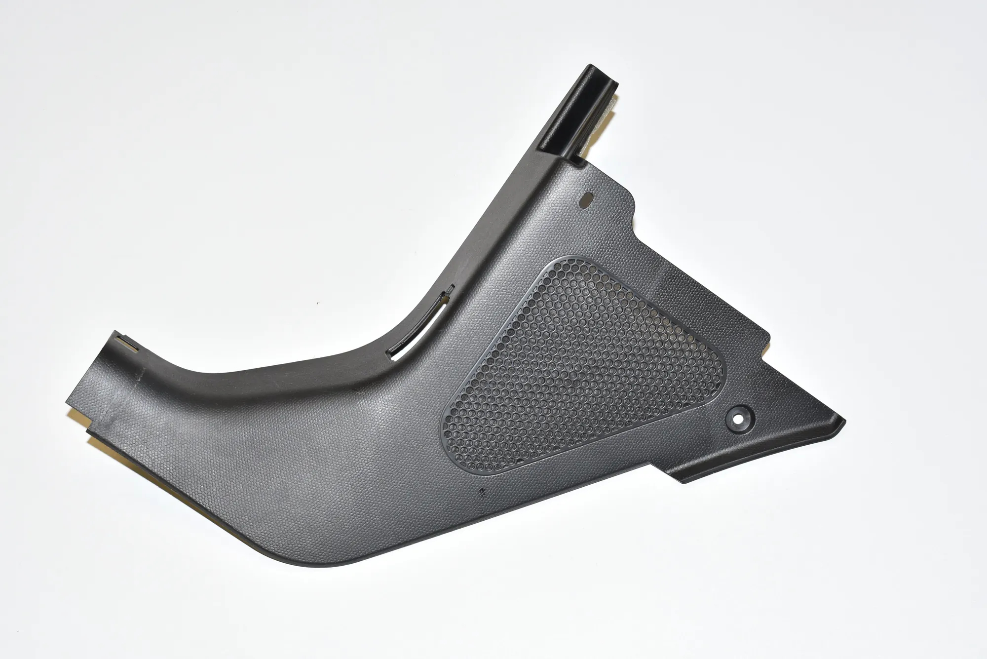 Front Left Interior Step Trim – OEM 7272419 · BMW i3 (I01) Hybrid 2016 – 2